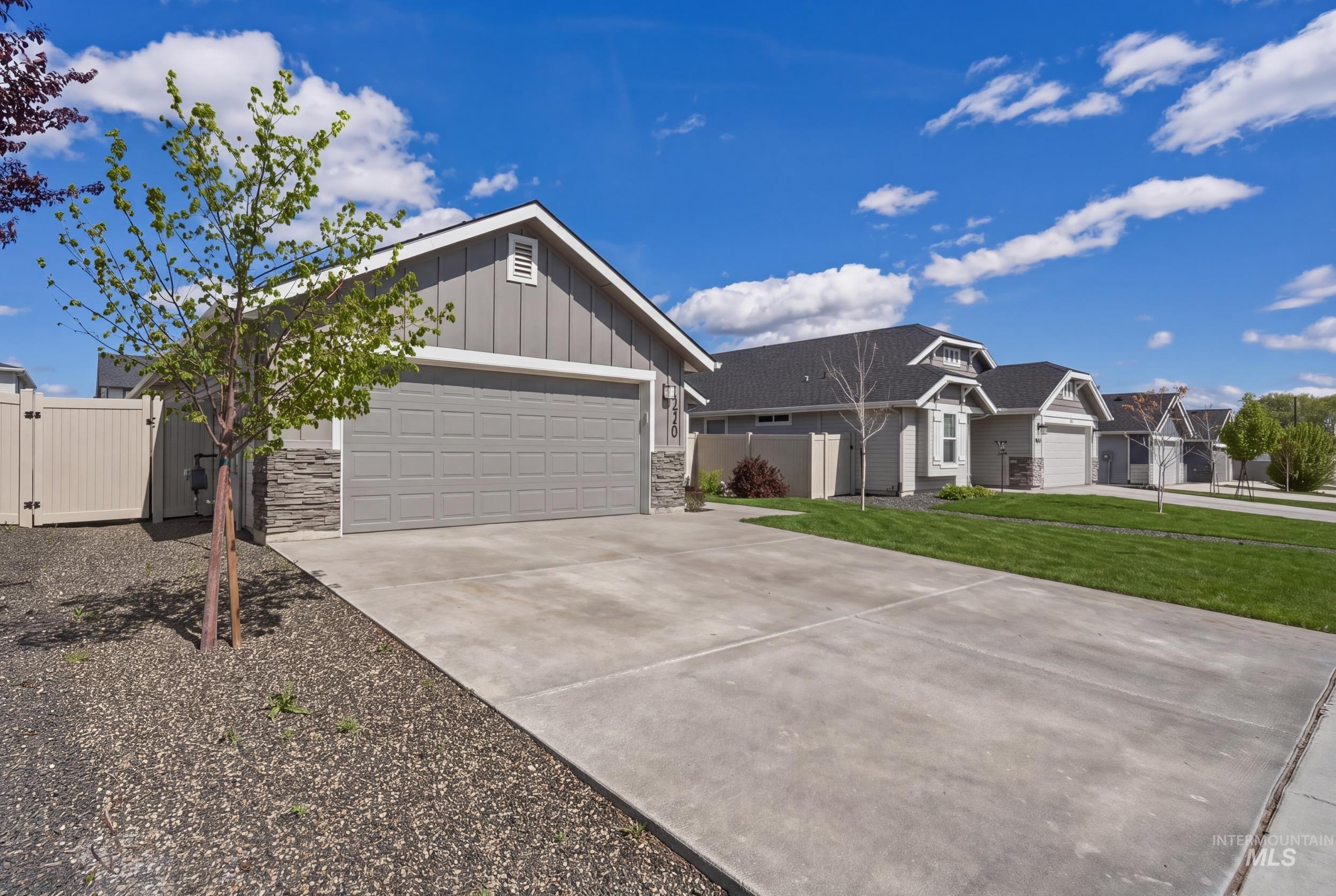 12320 Shadow River St, Caldwell, Idaho 83607, 3 Bedrooms, 2 Bathrooms, Residential For Sale, Price $363,000, 98982461