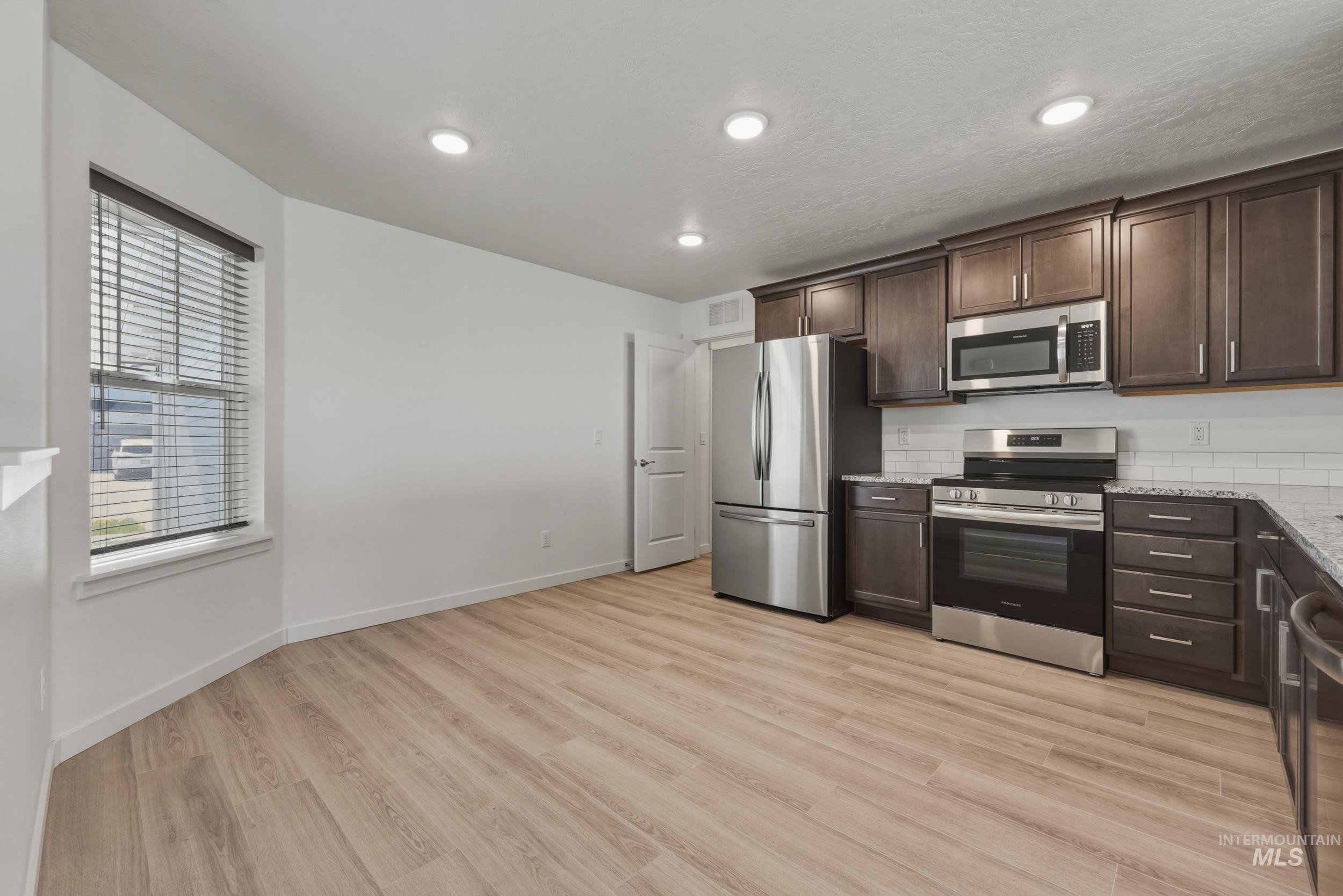 12320 Shadow River St, Caldwell, Idaho 83607, 3 Bedrooms, 2 Bathrooms, Residential For Sale, Price $363,000, 98982461