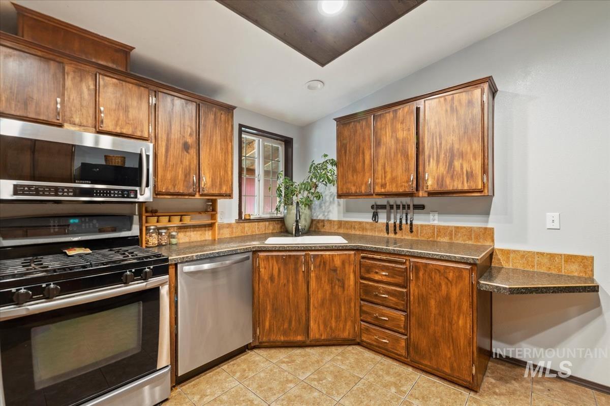 29 Rising Ln, Cascade, Idaho 83611, 3 Bedrooms, 2 Bathrooms, Residential For Sale, Price $499,900,MLS 98982462