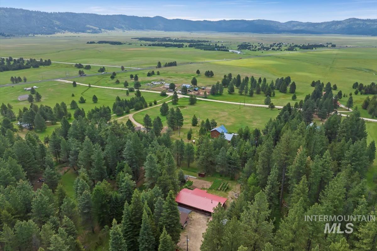 29 Rising Ln, Cascade, Idaho 83611, 3 Bedrooms, 2 Bathrooms, Residential For Sale, Price $499,900,MLS 98982462