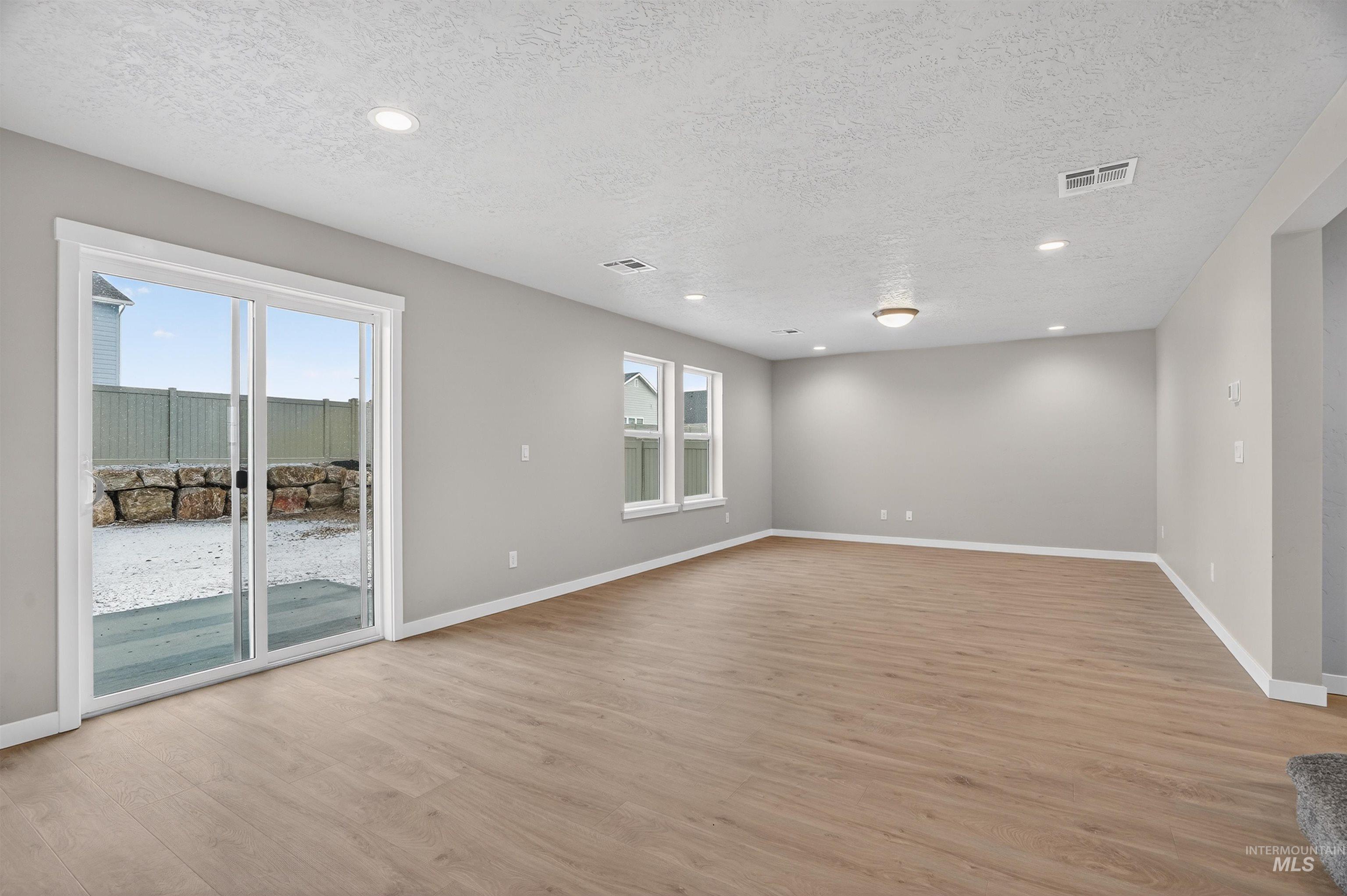 19317 Snowyside Way, Caldwell, Idaho 83605, 4 Bedrooms, 2.5 Bathrooms, Residential For Sale, Price $499,990, 98982464