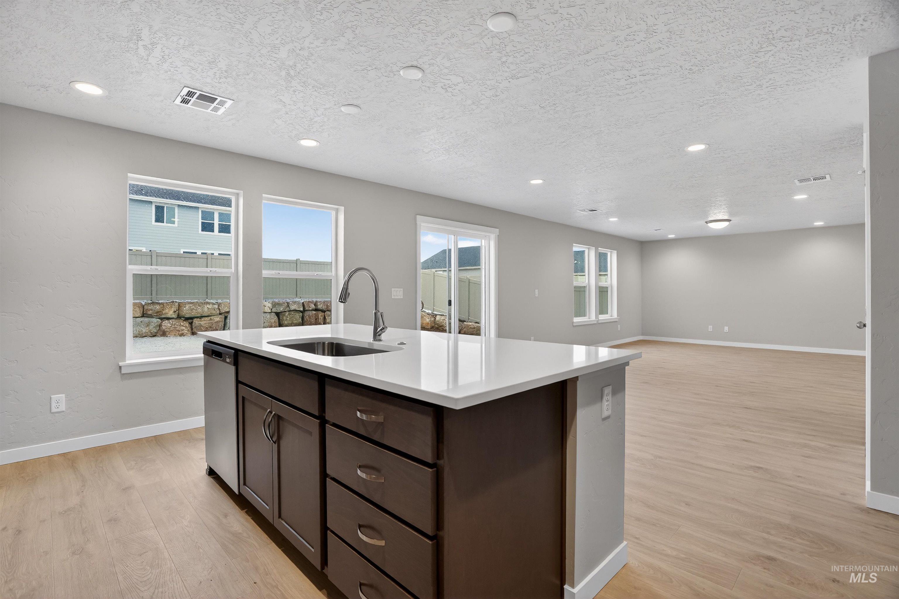 19317 Snowyside Way, Caldwell, Idaho 83605, 4 Bedrooms, 2.5 Bathrooms, Residential For Sale, Price $499,990, 98982464