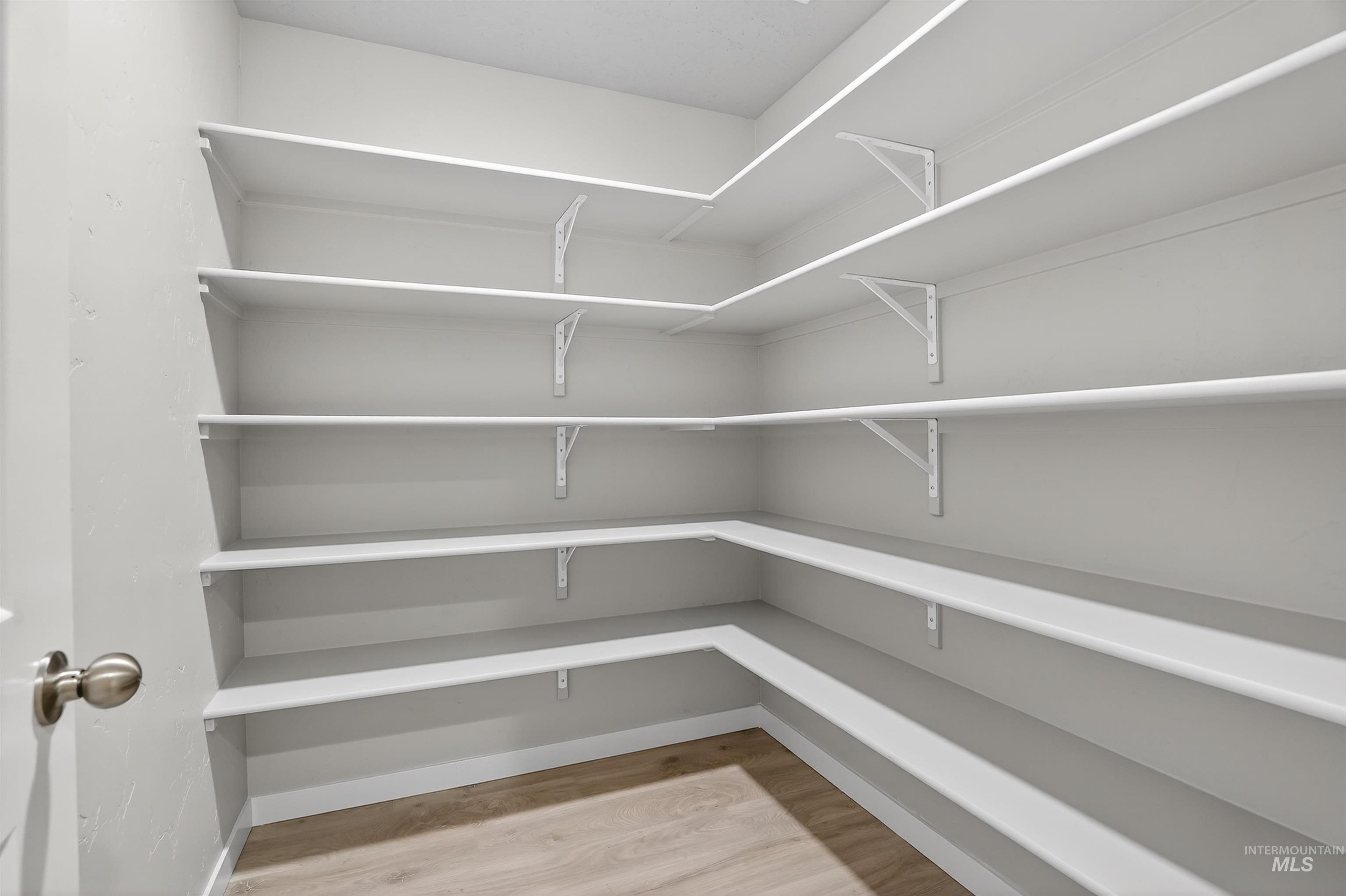 19317 Snowyside Way, Caldwell, Idaho 83605, 4 Bedrooms, 2.5 Bathrooms, Residential For Sale, Price $499,990, 98982464