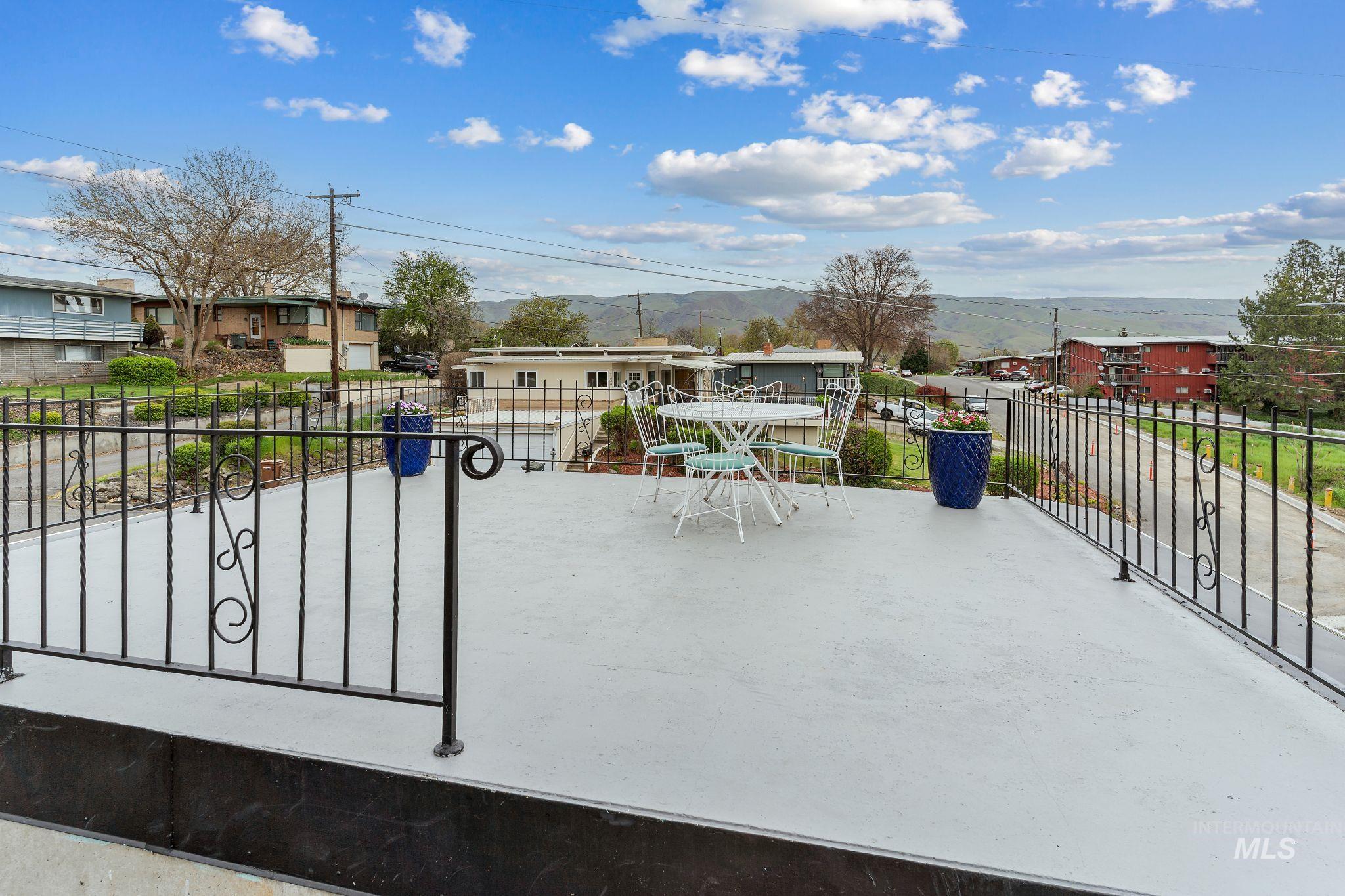 303 Highland Ave, Clarkston, Washington 99403, 4 Bedrooms, 2.5 Bathrooms, Residential For Sale, Price $450,000, 98982466