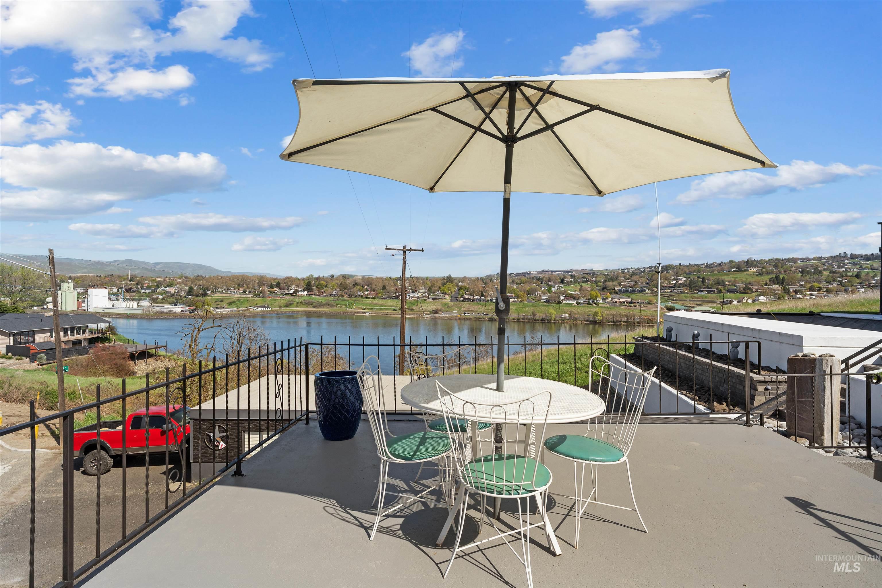 303 Highland Ave, Clarkston, Washington 99403, 4 Bedrooms, 2.5 Bathrooms, Residential For Sale, Price $450,000, 98982466