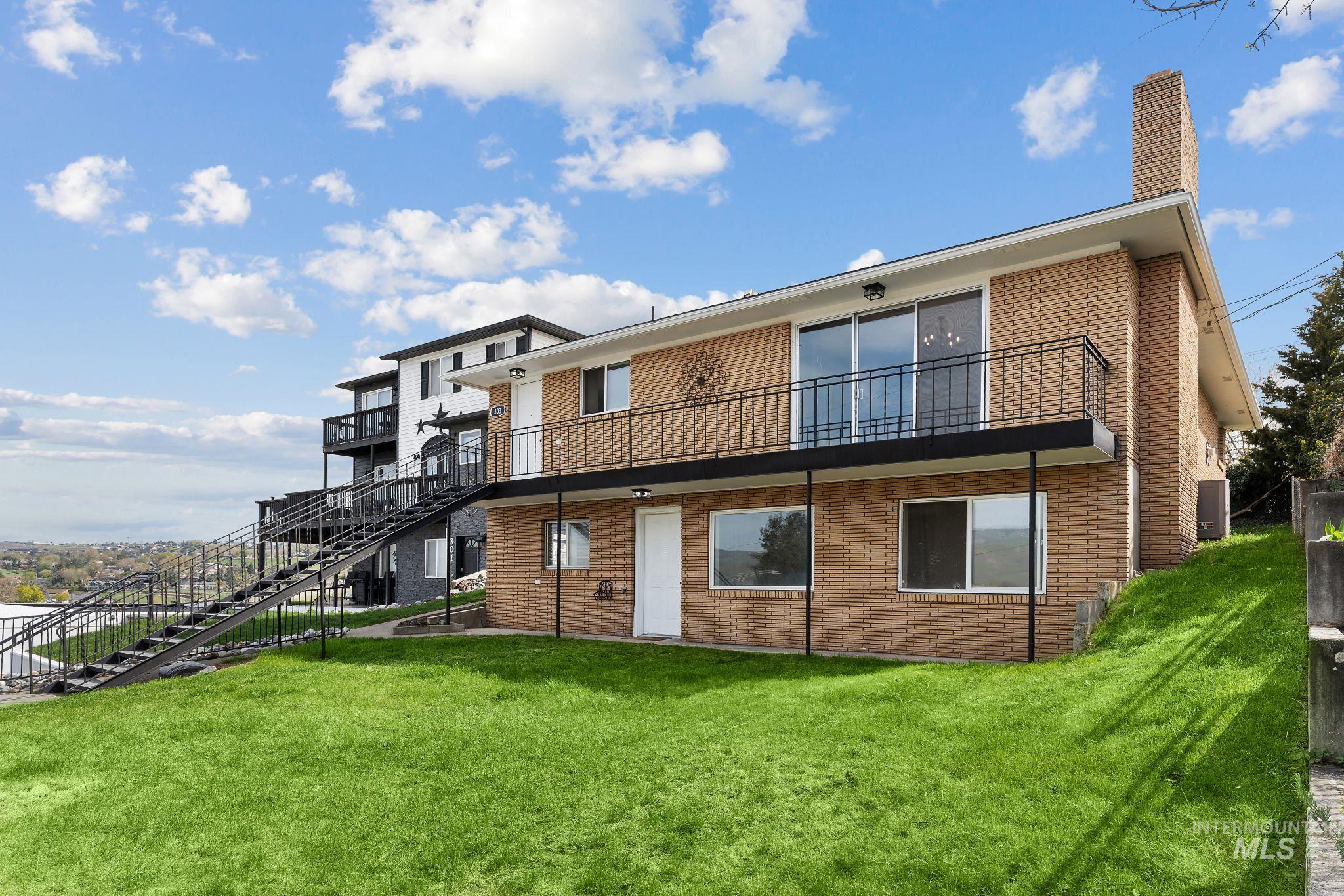 303 Highland Ave, Clarkston, Washington 99403, 4 Bedrooms, 2.5 Bathrooms, Residential For Sale, Price $450,000, 98982466