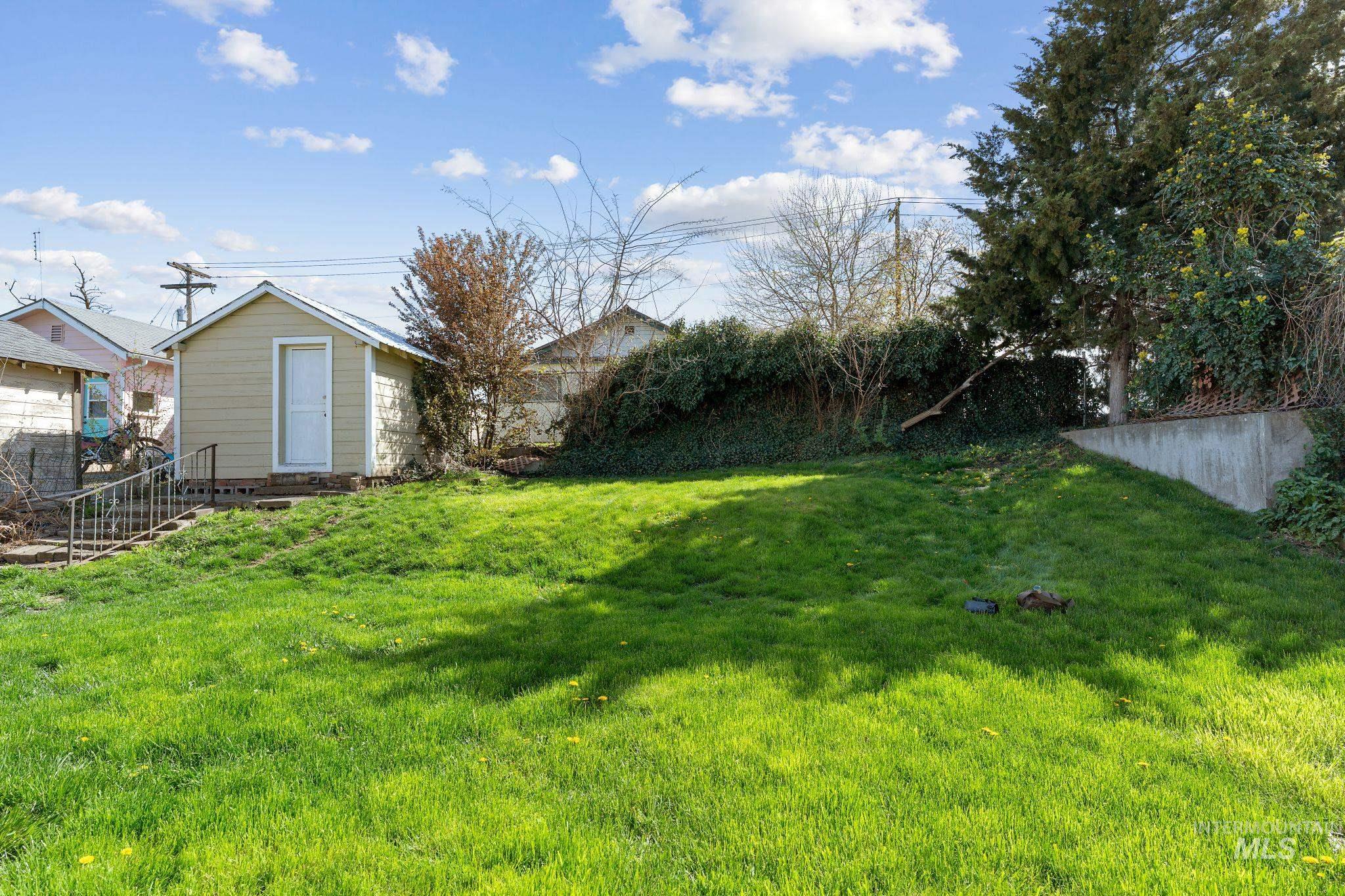 303 Highland Ave, Clarkston, Washington 99403, 4 Bedrooms, 2.5 Bathrooms, Residential For Sale, Price $450,000, 98982466