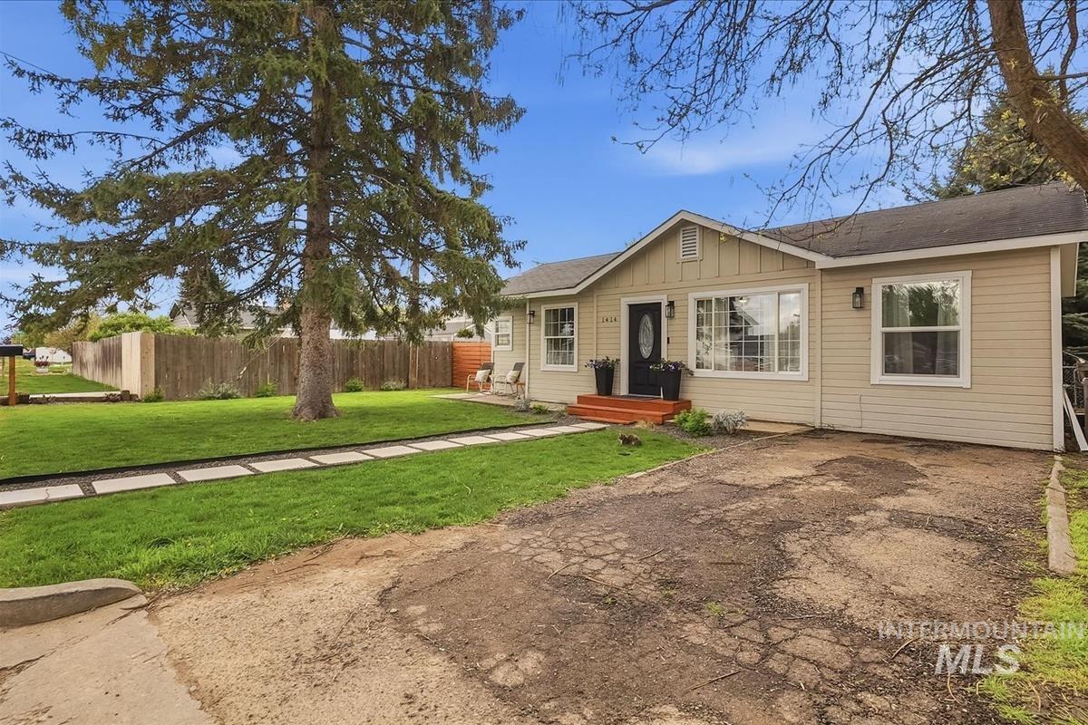 1414 Savannah St., Caldwell, Idaho 83605, 3 Bedrooms, 1 Bathroom, Residential For Sale, Price $305,000, 98982467