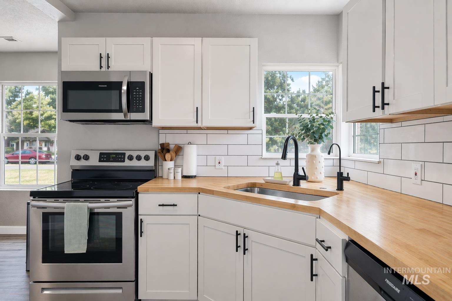 1414 Savannah St., Caldwell, Idaho 83605, 3 Bedrooms, 1 Bathroom, Residential For Sale, Price $305,000, 98982467