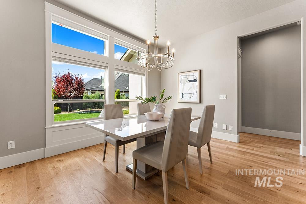 2871 S Fox Run Avenue, Eagle, Idaho 83616, 3 Bedrooms, 2.5 Bathrooms, Residential For Sale, Price $925,000, 98982468