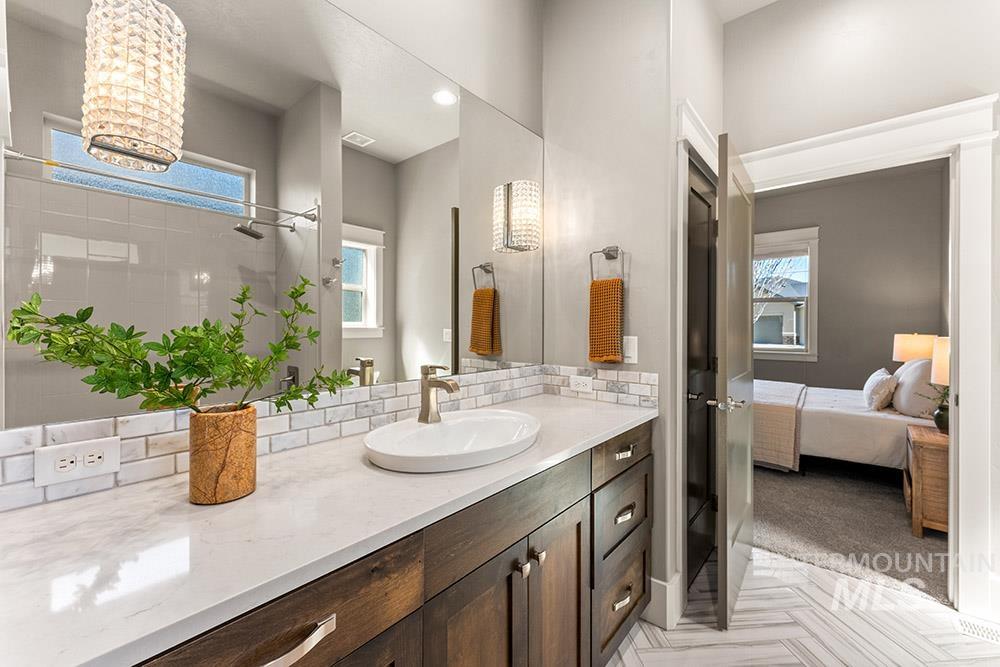 2871 S Fox Run Avenue, Eagle, Idaho 83616, 3 Bedrooms, 2.5 Bathrooms, Residential For Sale, Price $925,000, 98982468