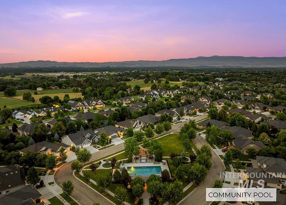 2871 S Fox Run Avenue, Eagle, Idaho 83616, 3 Bedrooms, 2.5 Bathrooms, Residential For Sale, Price $925,000, 98982468