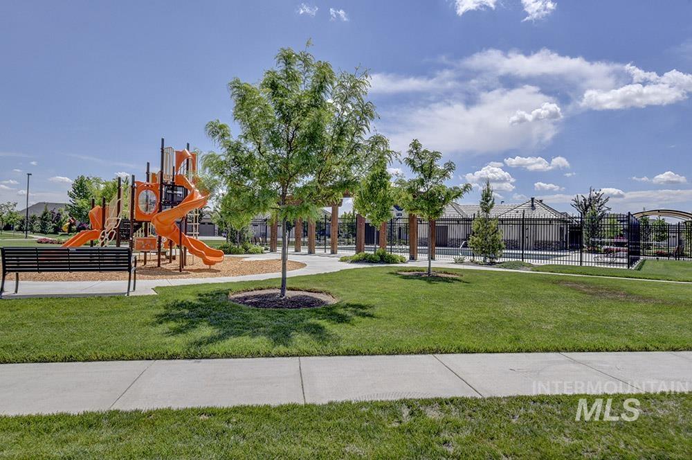 2871 S Fox Run Avenue, Eagle, Idaho 83616, 3 Bedrooms, 2.5 Bathrooms, Residential For Sale, Price $925,000, 98982468