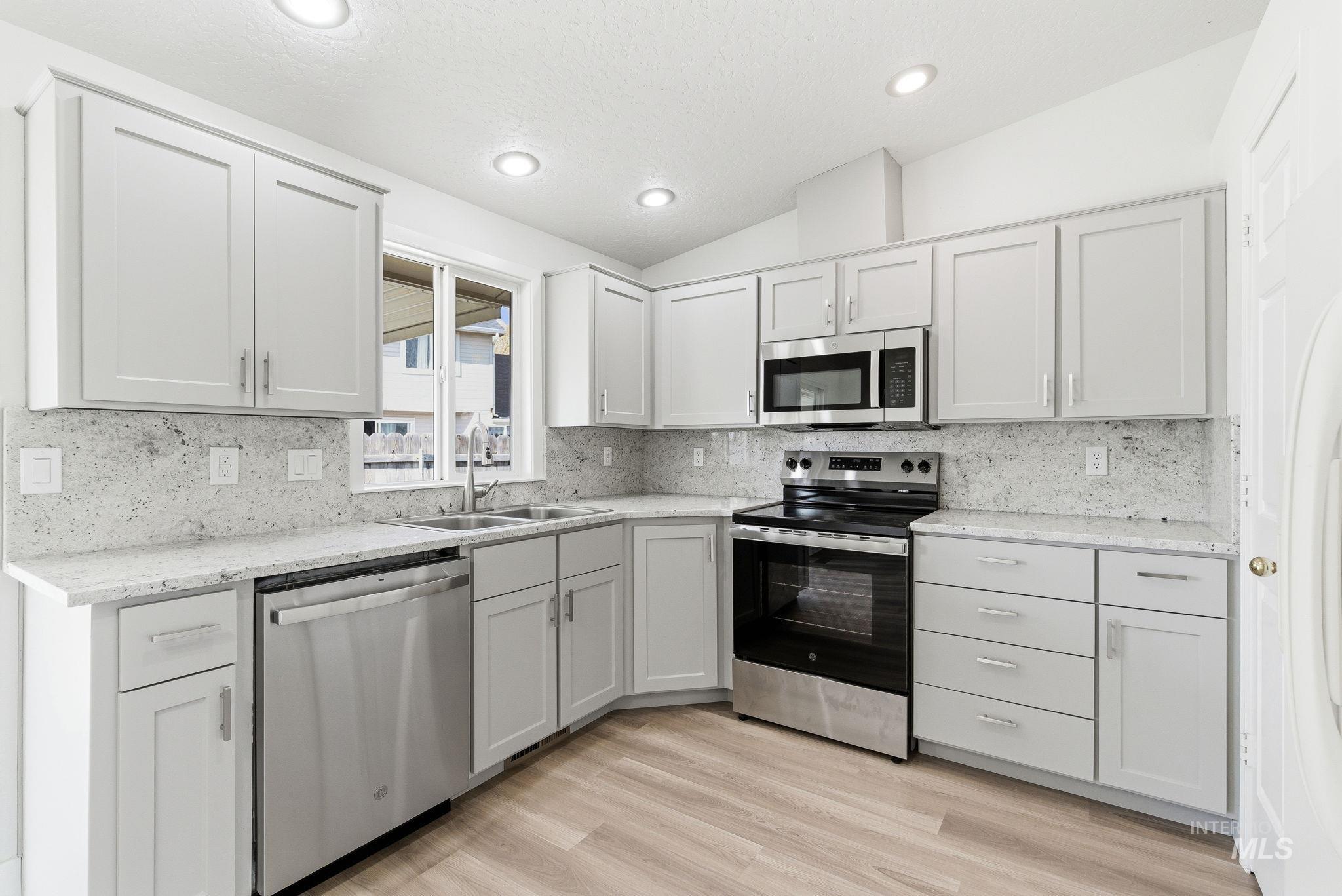 718 W Redwood Ln, Nampa, Idaho 83651, 3 Bedrooms, 2 Bathrooms, Residential For Sale, Price $350,000, 98982469