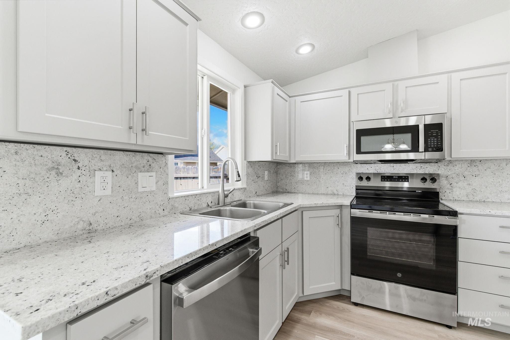 718 W Redwood Ln, Nampa, Idaho 83651, 3 Bedrooms, 2 Bathrooms, Residential For Sale, Price $350,000, 98982469