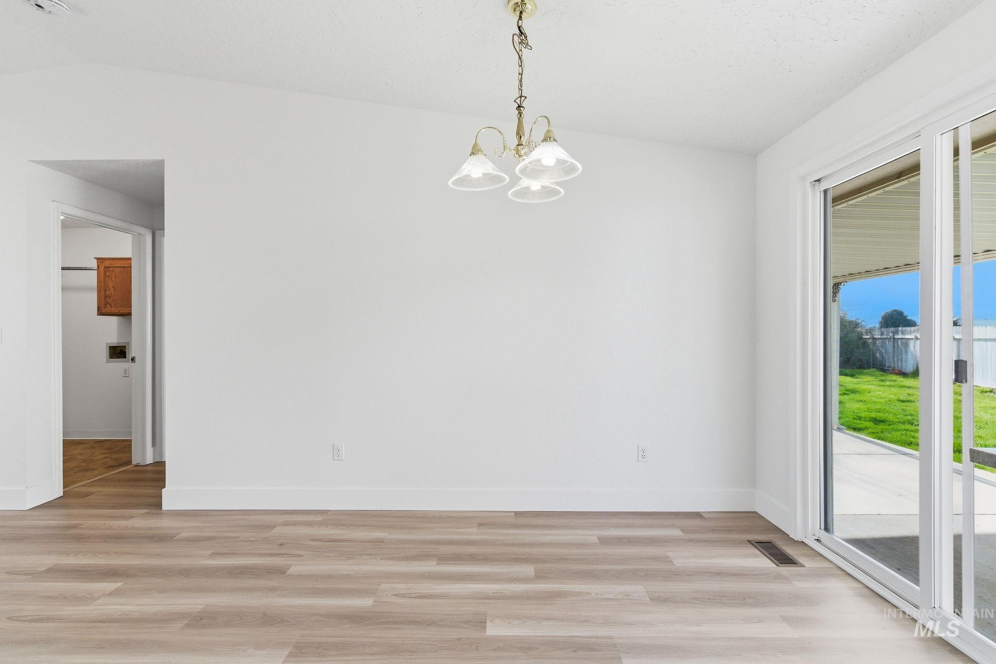 718 W Redwood Ln, Nampa, Idaho 83651, 3 Bedrooms, 2 Bathrooms, Residential For Sale, Price $350,000, 98982469