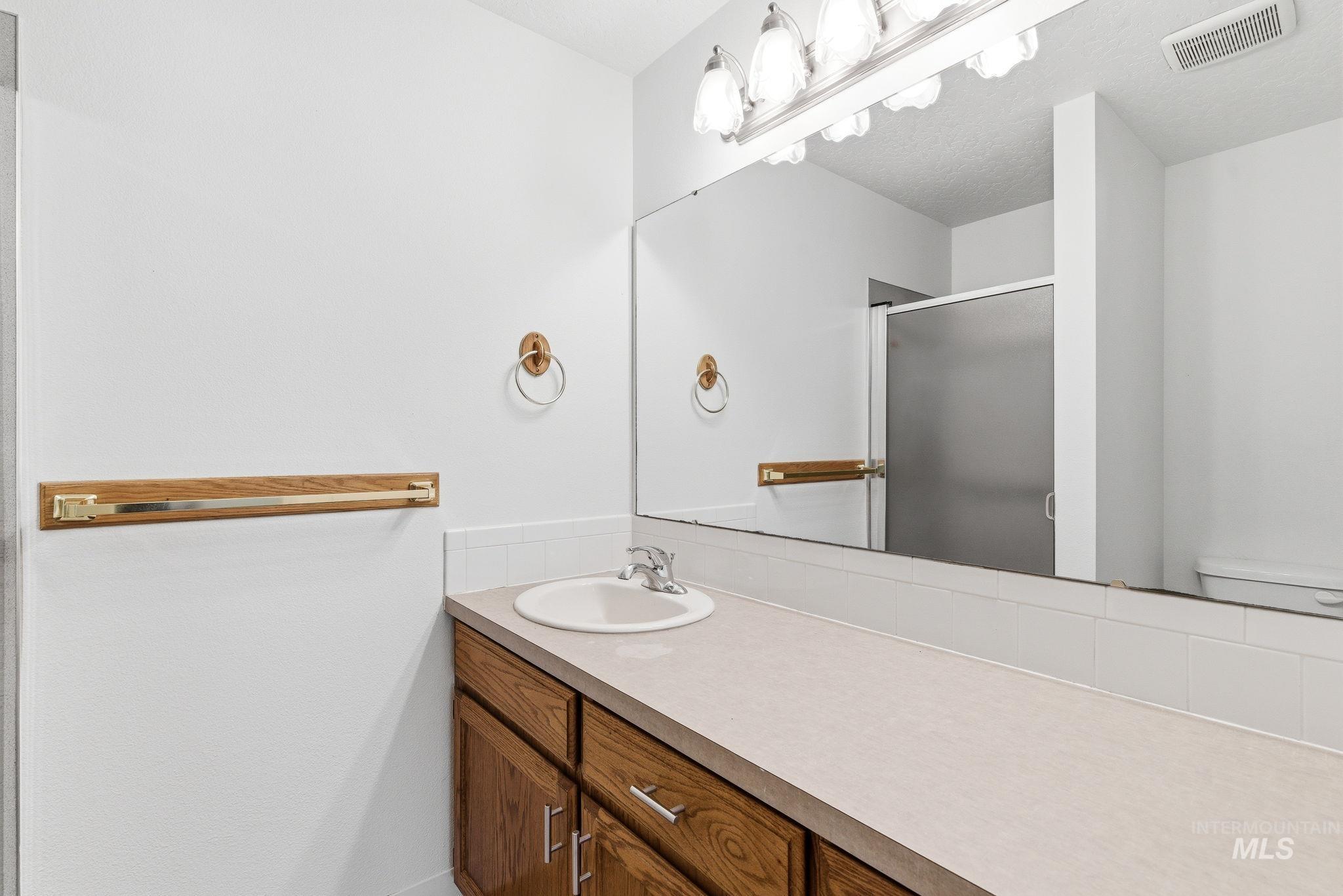 718 W Redwood Ln, Nampa, Idaho 83651, 3 Bedrooms, 2 Bathrooms, Residential For Sale, Price $350,000, 98982469