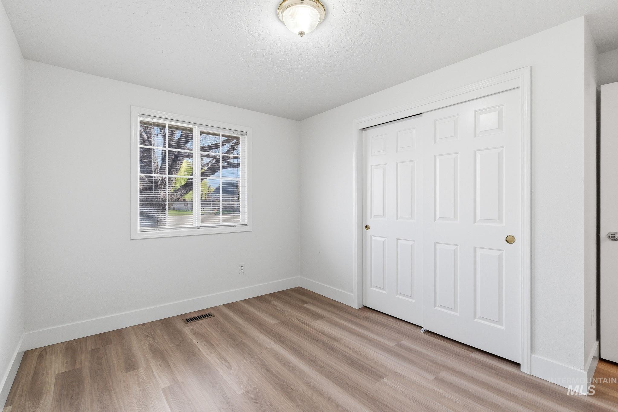 718 W Redwood Ln, Nampa, Idaho 83651, 3 Bedrooms, 2 Bathrooms, Residential For Sale, Price $350,000, 98982469