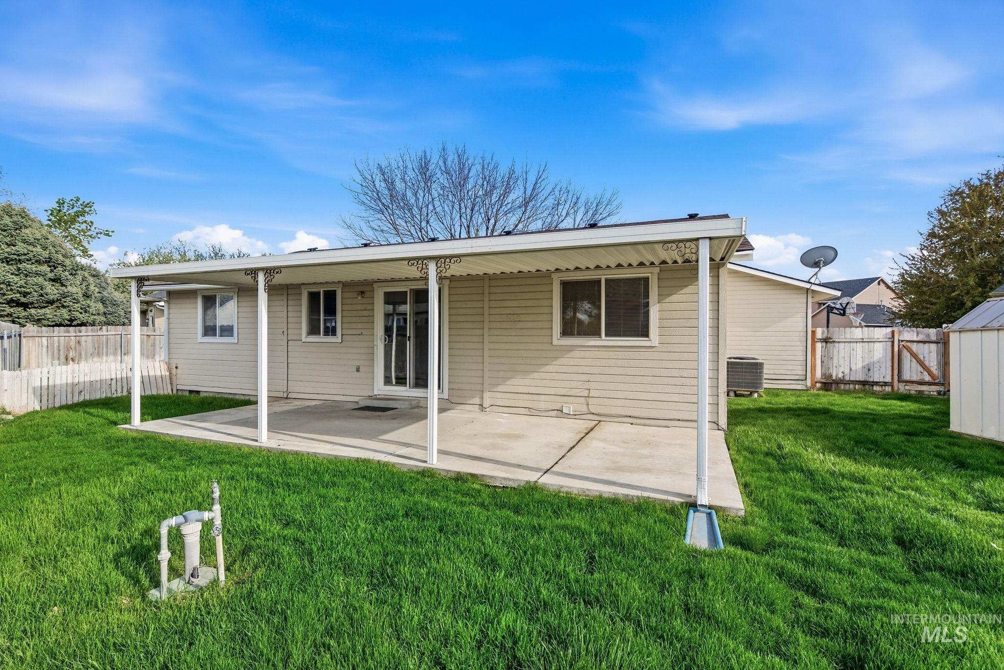 718 W Redwood Ln, Nampa, Idaho 83651, 3 Bedrooms, 2 Bathrooms, Residential For Sale, Price $350,000, 98982469