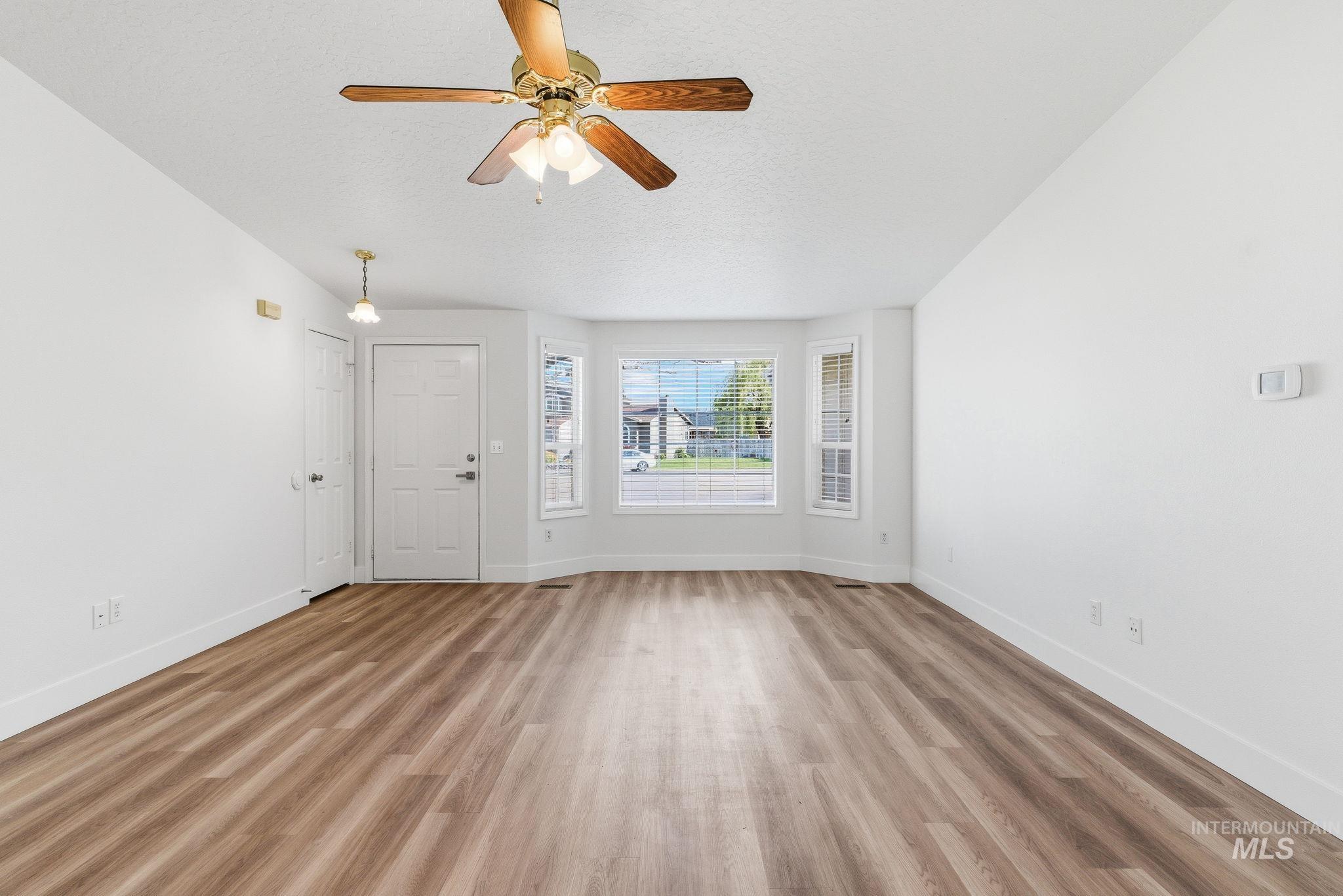 718 W Redwood Ln, Nampa, Idaho 83651, 3 Bedrooms, 2 Bathrooms, Residential For Sale, Price $350,000, 98982469