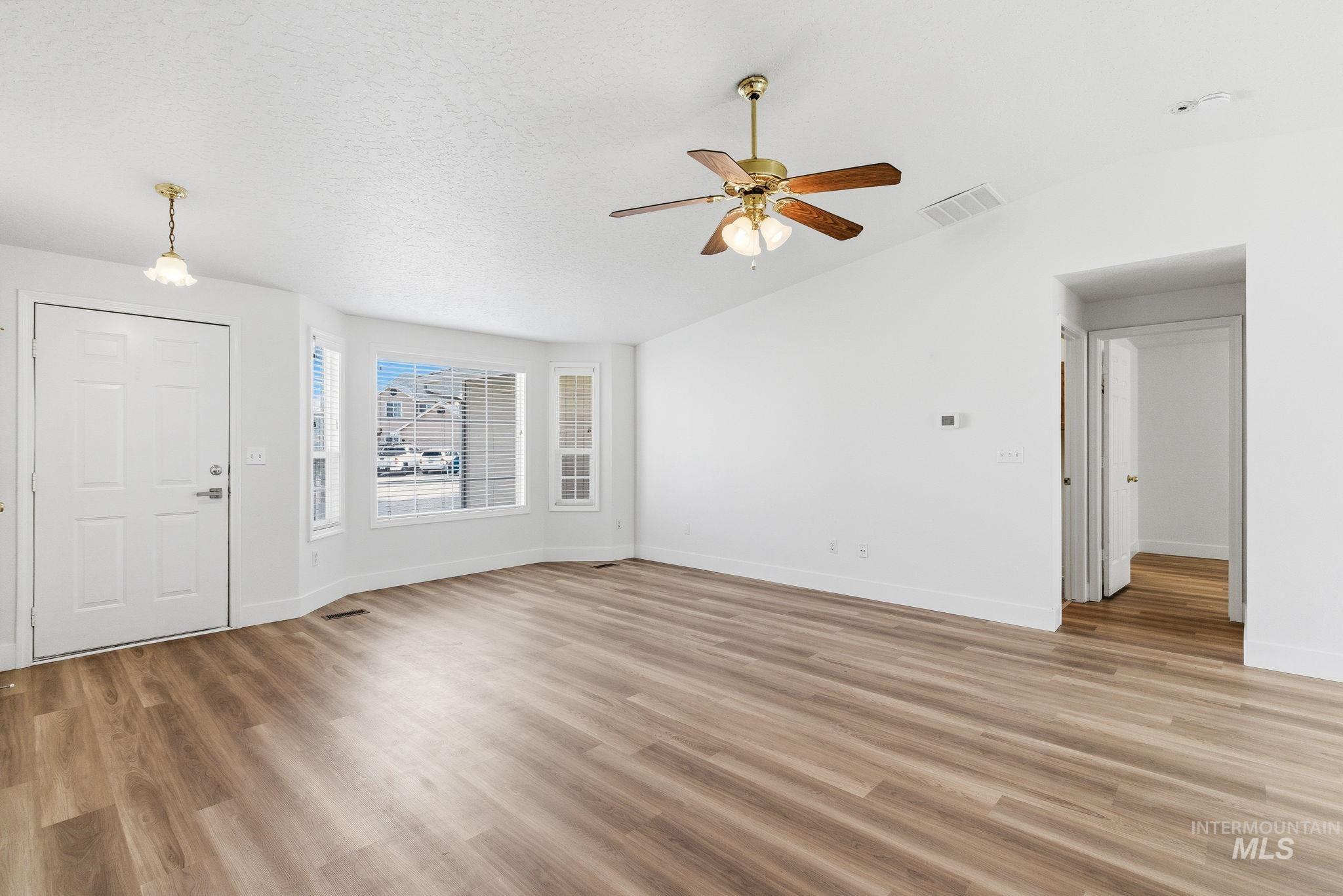 718 W Redwood Ln, Nampa, Idaho 83651, 3 Bedrooms, 2 Bathrooms, Residential For Sale, Price $350,000, 98982469