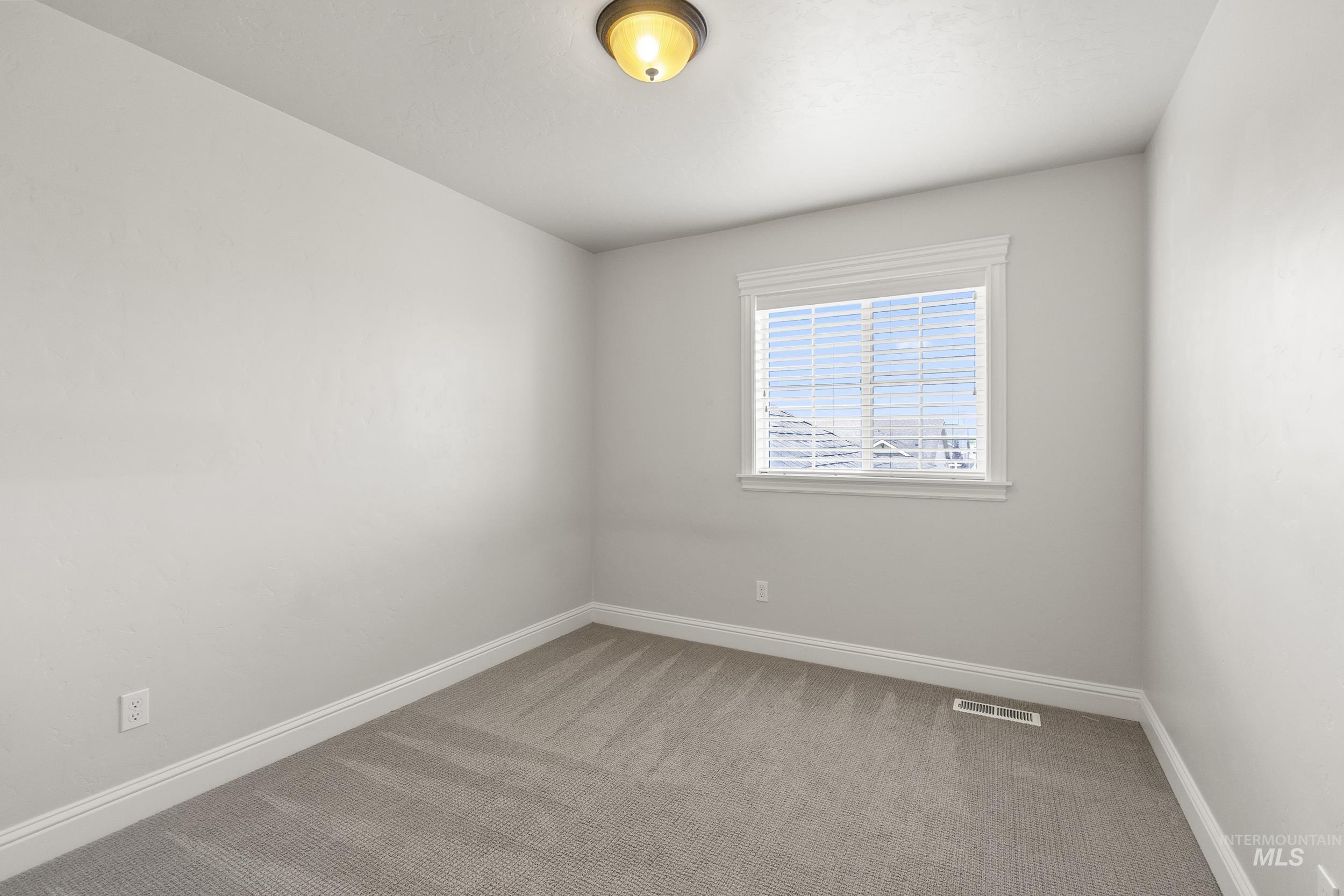 12660 S Miramonte Ave., Nampa, Idaho 83686, 5 Bedrooms, 3 Bathrooms, Residential For Sale, Price $600,000, 98982471