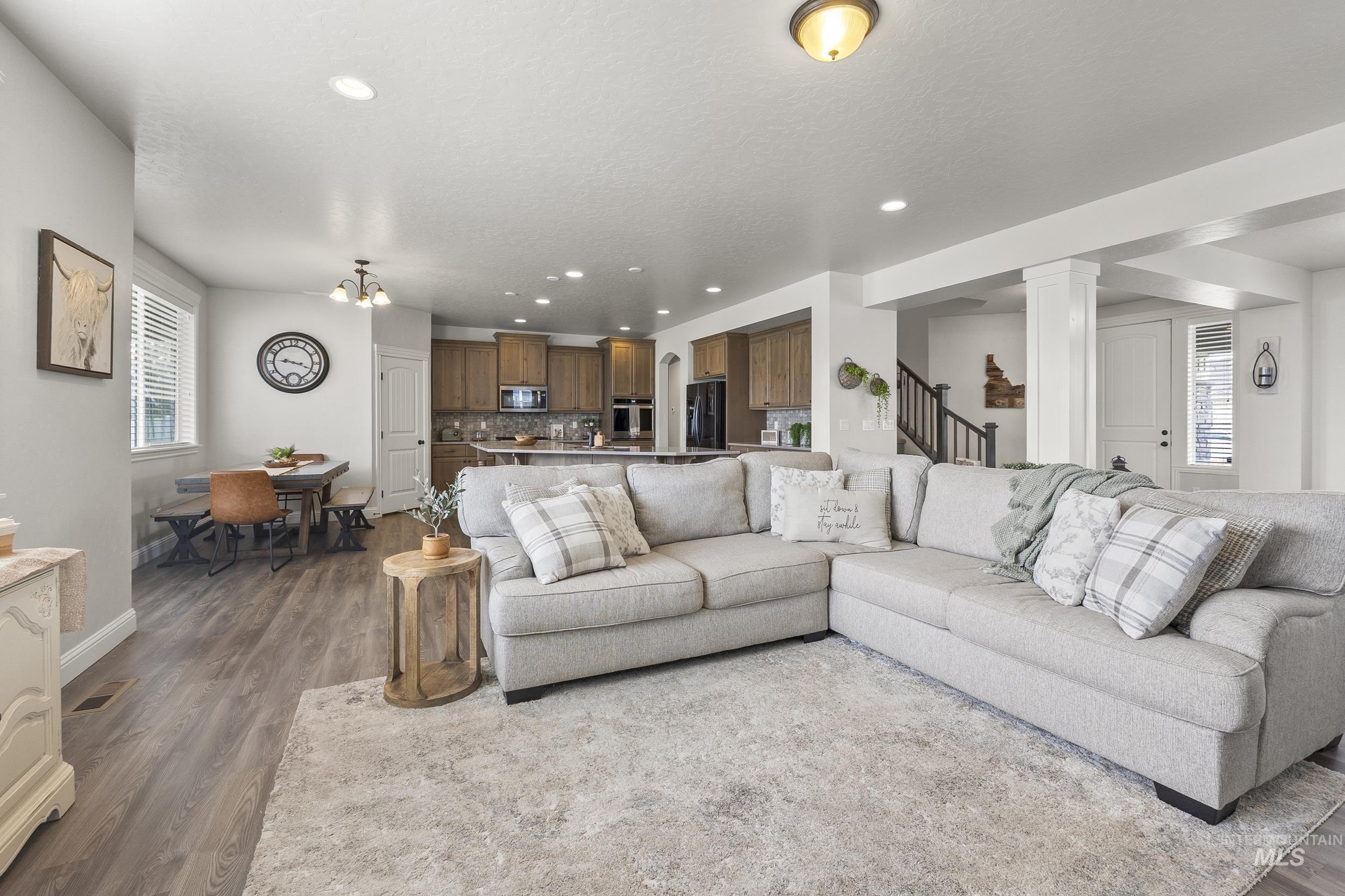 12660 S Miramonte Ave., Nampa, Idaho 83686, 5 Bedrooms, 3 Bathrooms, Residential For Sale, Price $600,000, 98982471