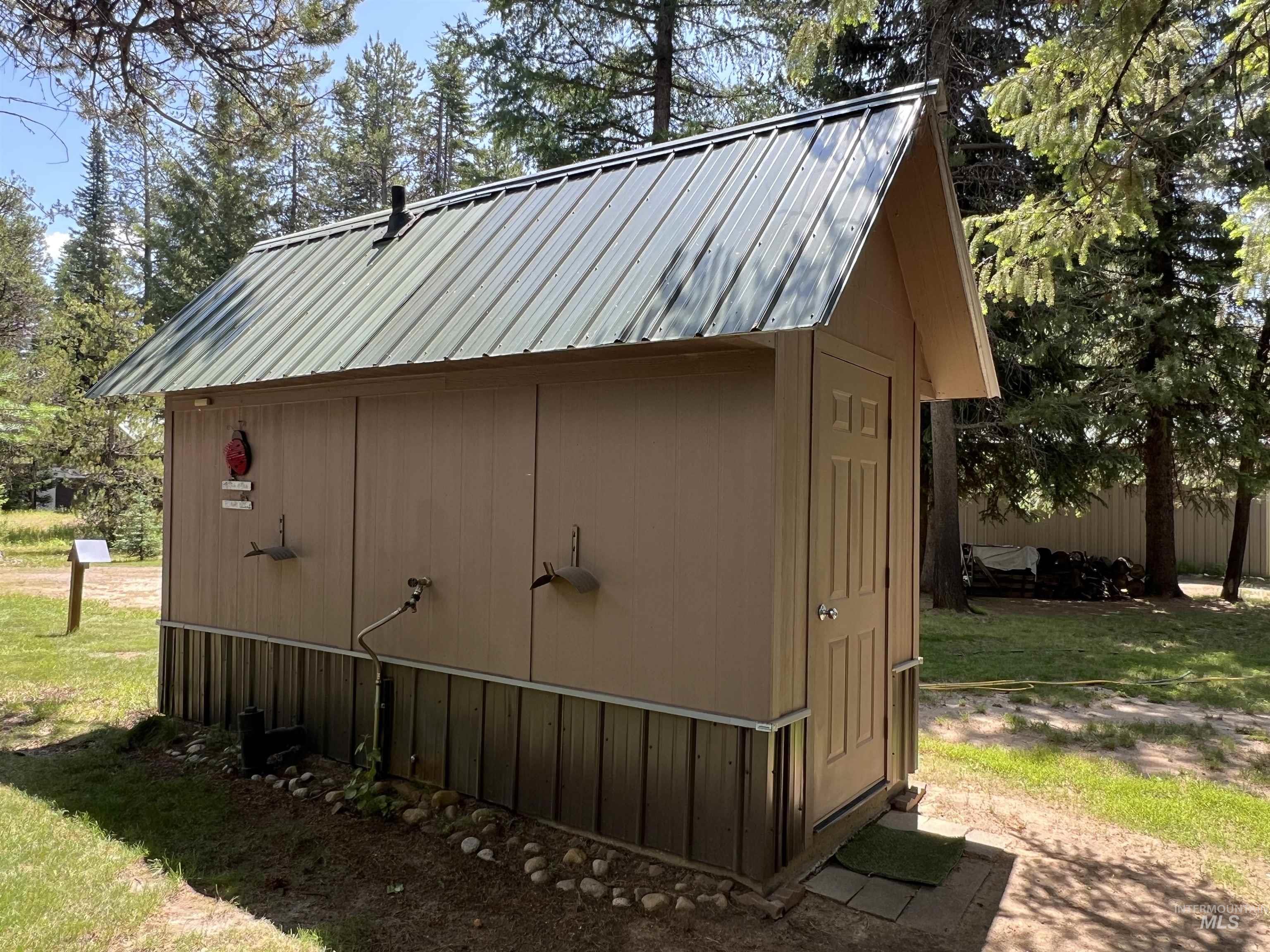 106 Forest Place, Donnelly, Idaho 83615, 3 Bedrooms, 2 Bathrooms, Residential For Sale, Price $599,000,MLS 98982472