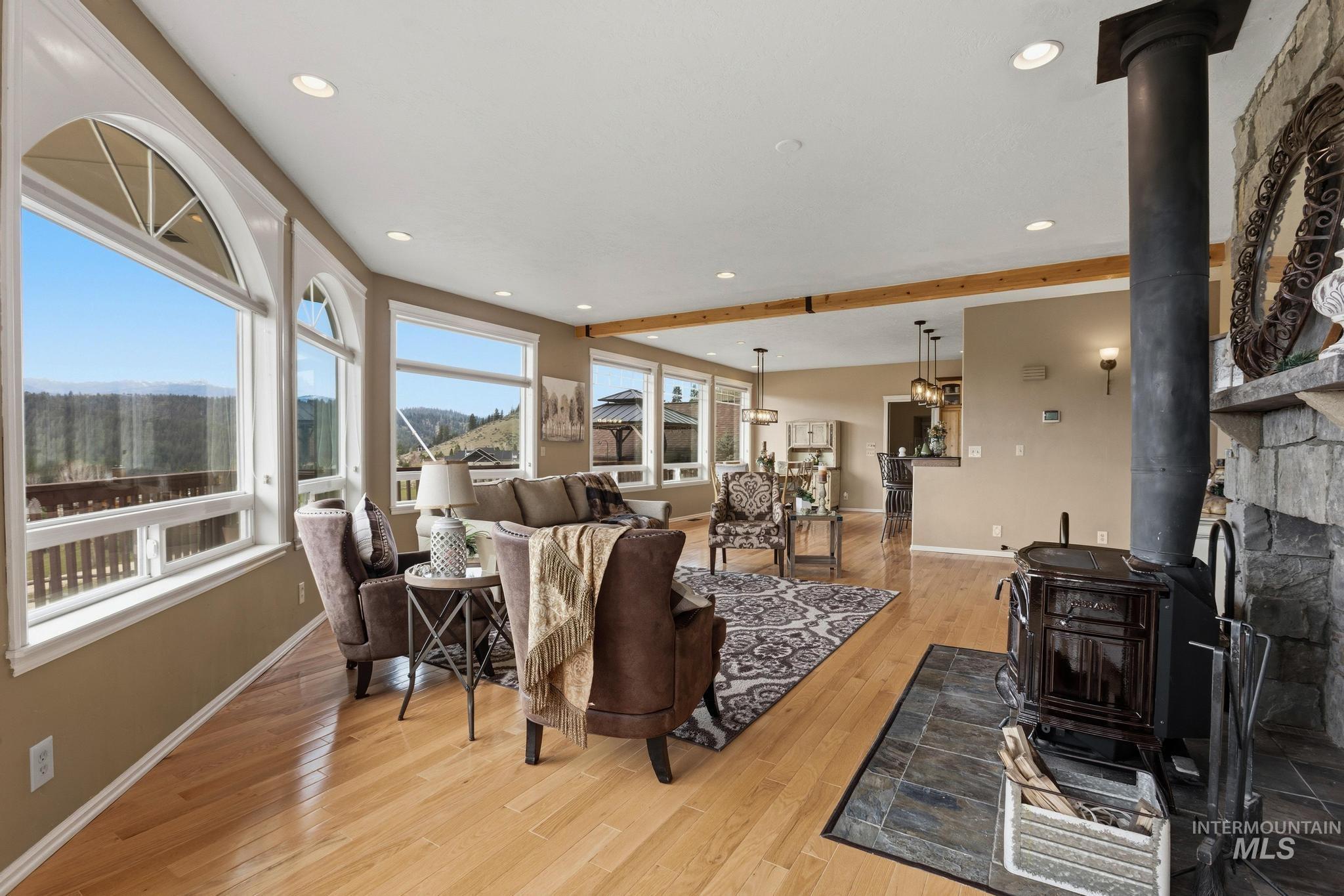 65 Peregrine Dr, Boise, Idaho 83716, 5 Bedrooms, 4 Bathrooms, Residential For Sale, Price $979,990, 98982474