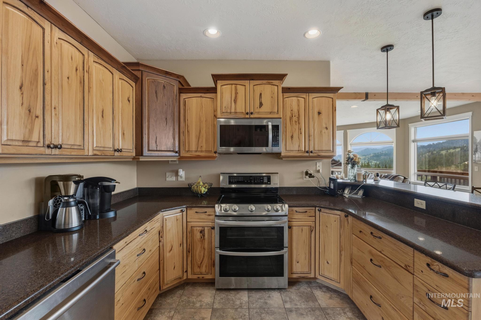 65 Peregrine Dr, Boise, Idaho 83716, 5 Bedrooms, 4 Bathrooms, Residential For Sale, Price $979,990, 98982474