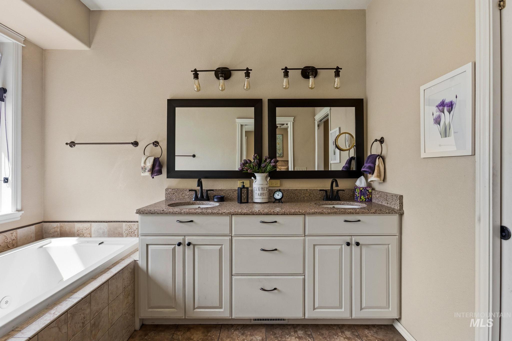 65 Peregrine Dr, Boise, Idaho 83716, 5 Bedrooms, 4 Bathrooms, Residential For Sale, Price $979,990, 98982474