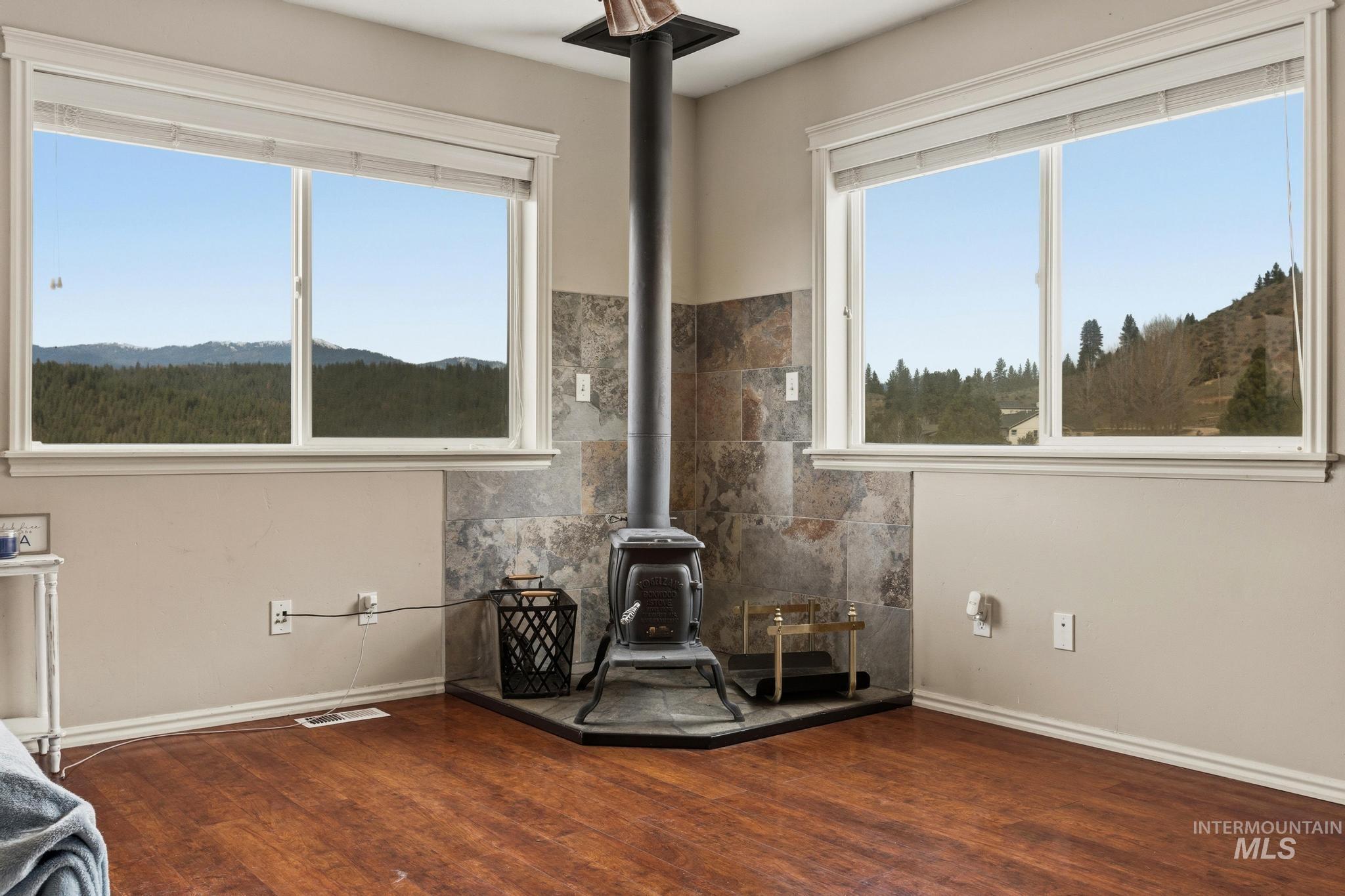 65 Peregrine Dr, Boise, Idaho 83716, 5 Bedrooms, 4 Bathrooms, Residential For Sale, Price $979,990, 98982474