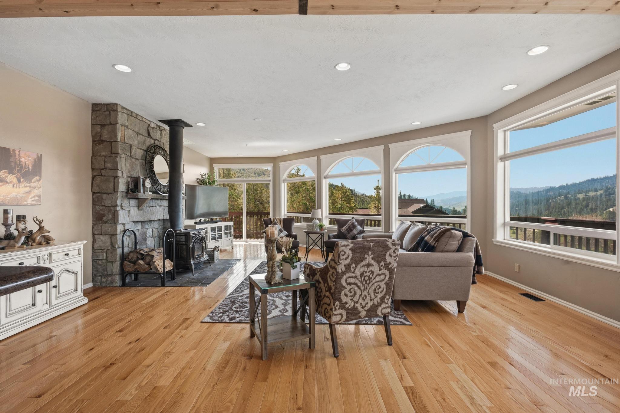 65 Peregrine Dr, Boise, Idaho 83716, 5 Bedrooms, 4 Bathrooms, Residential For Sale, Price $979,990, 98982474