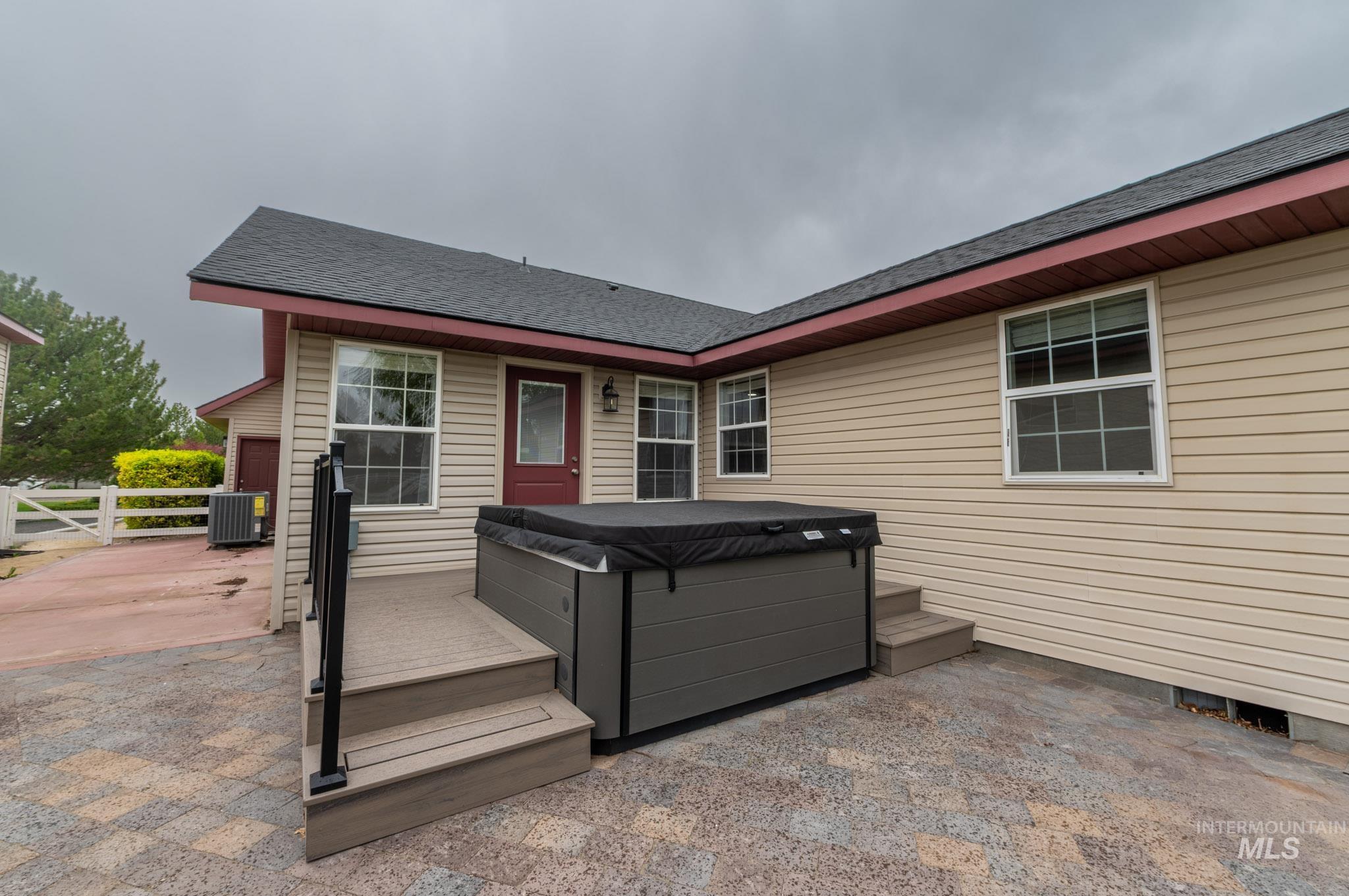 2520 E 3707 N, Twin Falls, Idaho 83301, 4 Bedrooms, 3 Bathrooms, Residential For Sale, Price $740,000,MLS 98982478