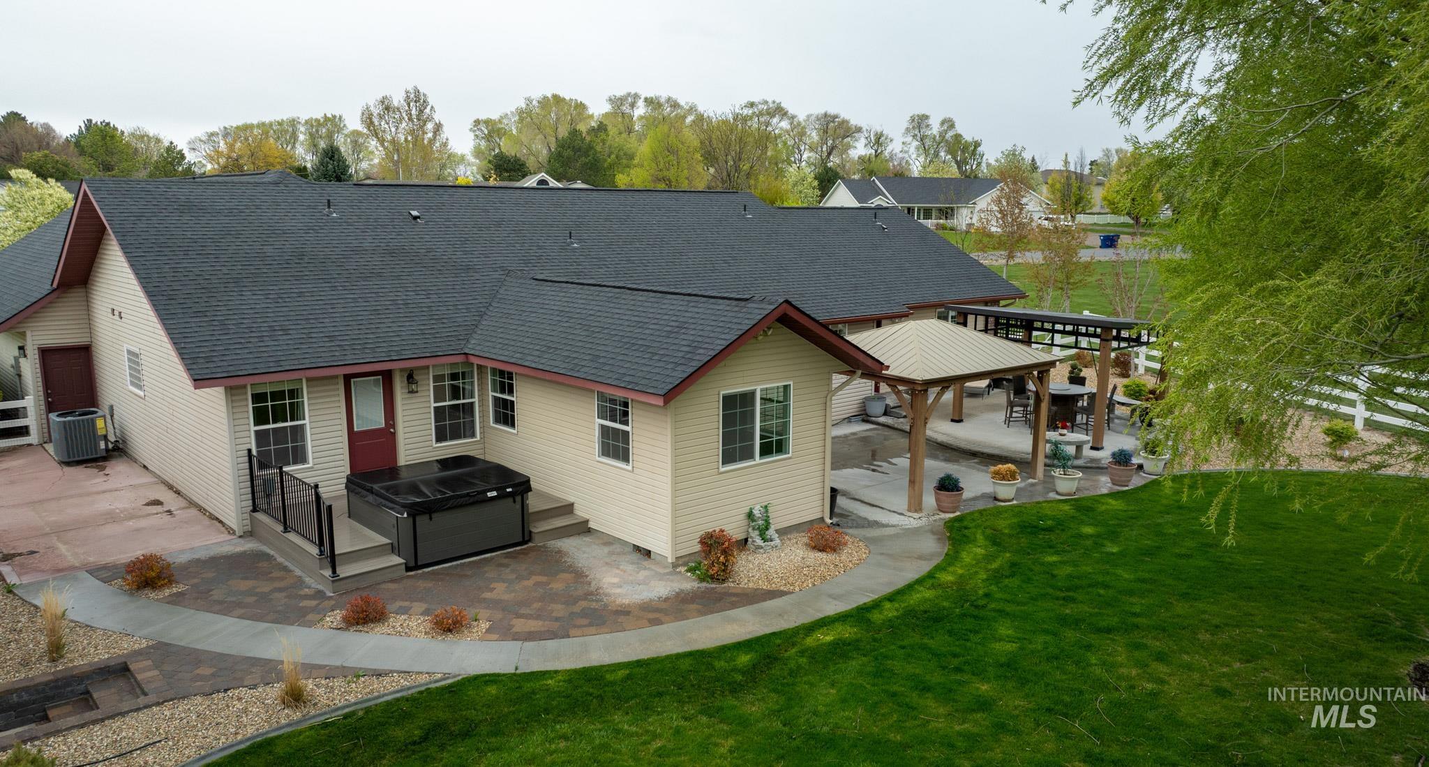2520 E 3707 N, Twin Falls, Idaho 83301, 4 Bedrooms, 3 Bathrooms, Residential For Sale, Price $740,000,MLS 98982478