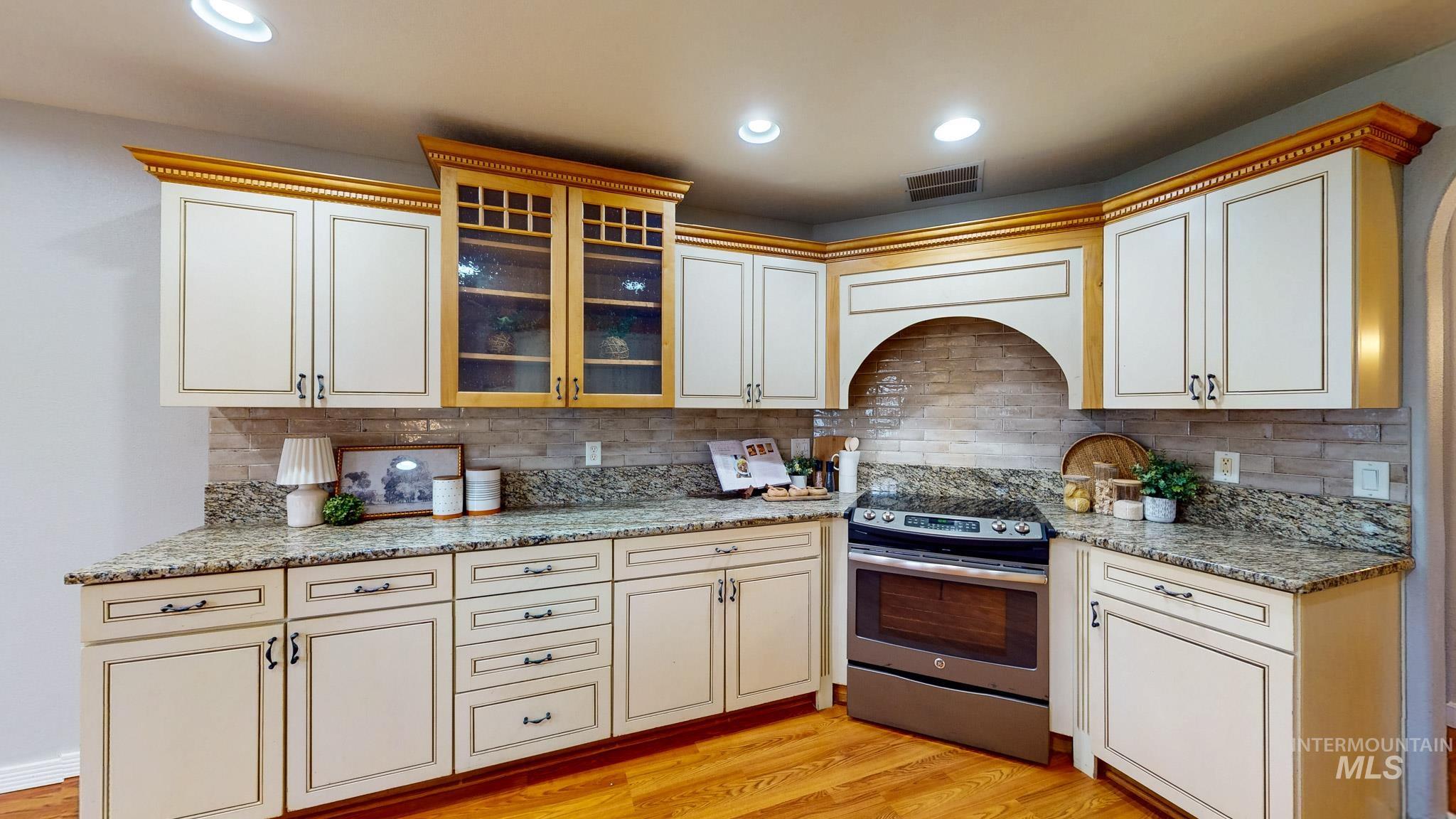 2520 E 3707 N, Twin Falls, Idaho 83301, 4 Bedrooms, 3 Bathrooms, Residential For Sale, Price $770,000, 98982478