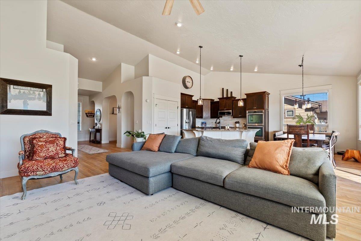 18258 N Goldenridge, Boise, Idaho 83714, 4 Bedrooms, 3.5 Bathrooms, Residential For Sale, Price $850,000, 98982479