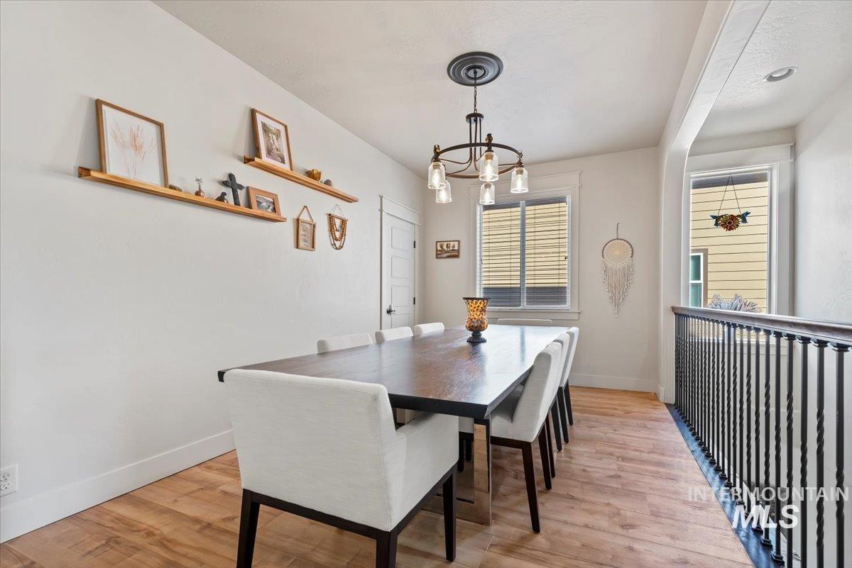 18258 N Goldenridge, Boise, Idaho 83714, 4 Bedrooms, 3.5 Bathrooms, Residential For Sale, Price $866,000, 98982479