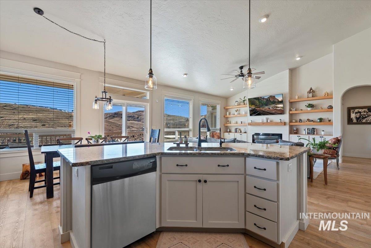 18258 N Goldenridge, Boise, Idaho 83714, 4 Bedrooms, 3.5 Bathrooms, Residential For Sale, Price $866,000, 98982479