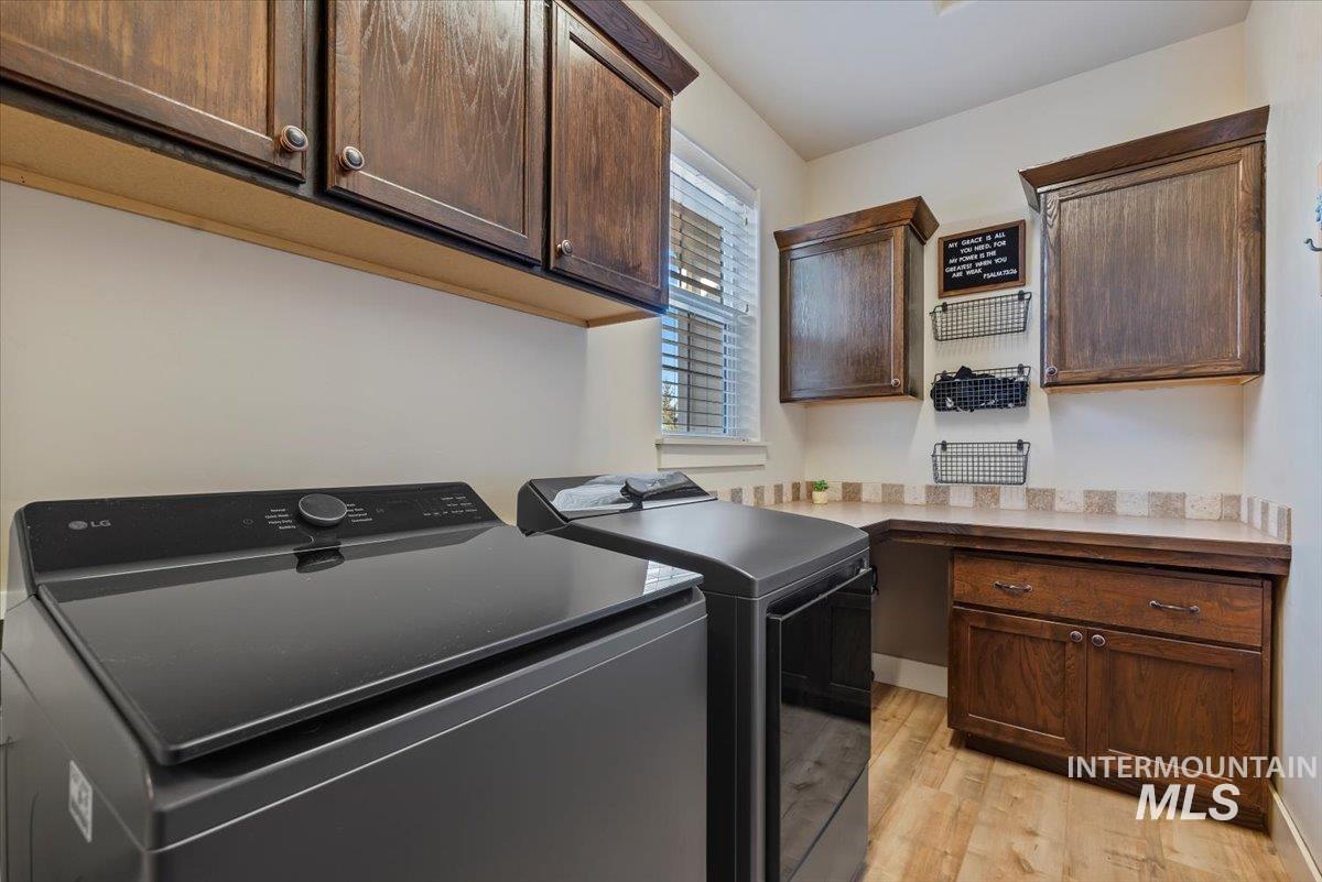 18258 N Goldenridge, Boise, Idaho 83714, 4 Bedrooms, 3.5 Bathrooms, Residential For Sale, Price $866,000, 98982479