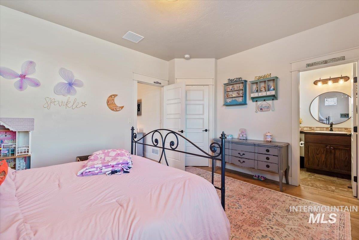 18258 N Goldenridge, Boise, Idaho 83714, 4 Bedrooms, 3.5 Bathrooms, Residential For Sale, Price $850,000, 98982479