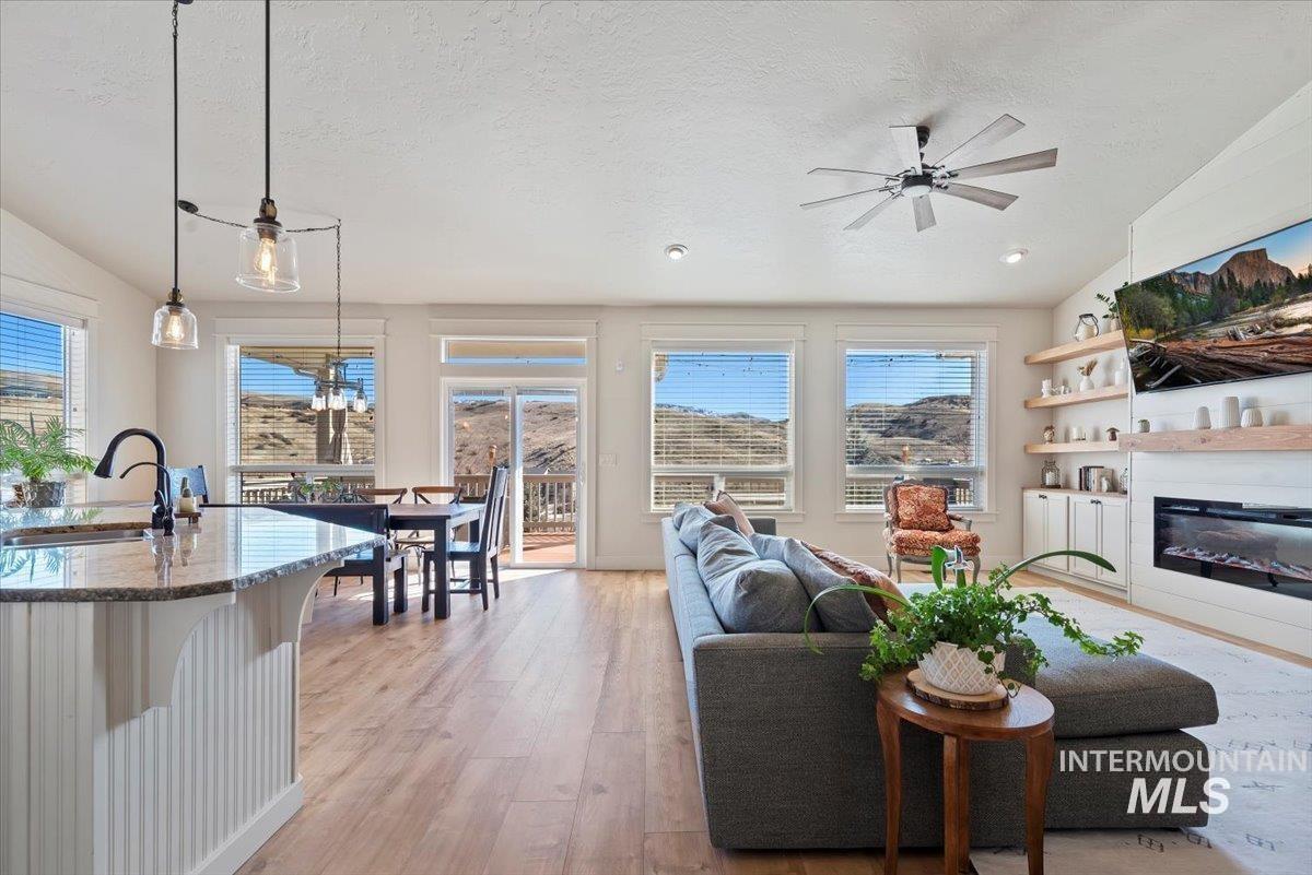 18258 N Goldenridge, Boise, Idaho 83714, 4 Bedrooms, 3.5 Bathrooms, Residential For Sale, Price $850,000, 98982479