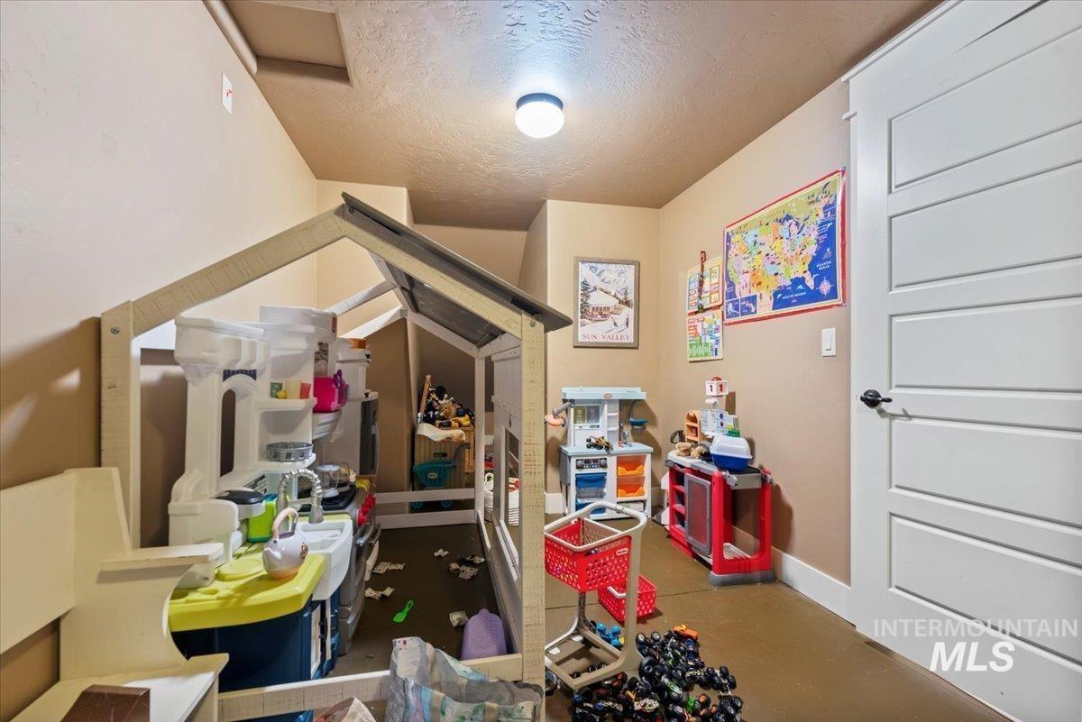 18258 N Goldenridge, Boise, Idaho 83714, 4 Bedrooms, 3.5 Bathrooms, Residential For Sale, Price $850,000, 98982479
