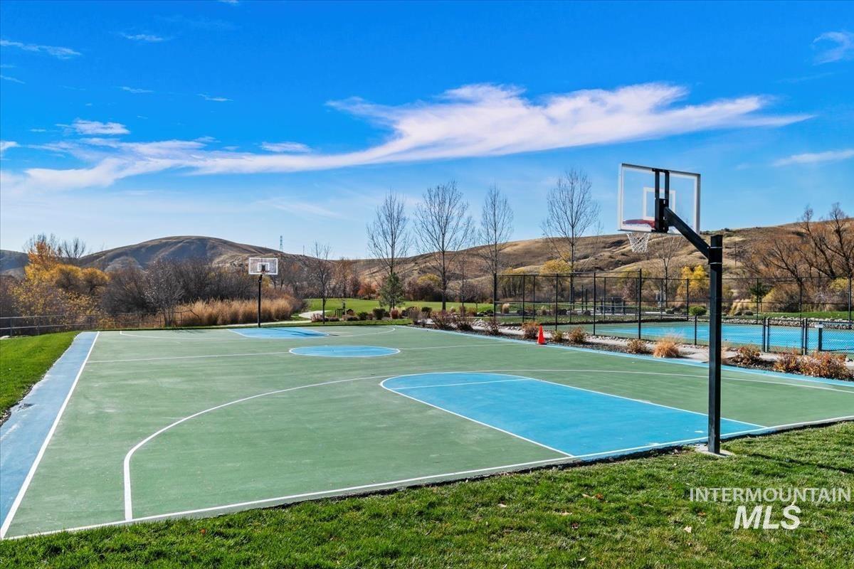 18258 N Goldenridge, Boise, Idaho 83714, 4 Bedrooms, 3.5 Bathrooms, Residential For Sale, Price $850,000, 98982479