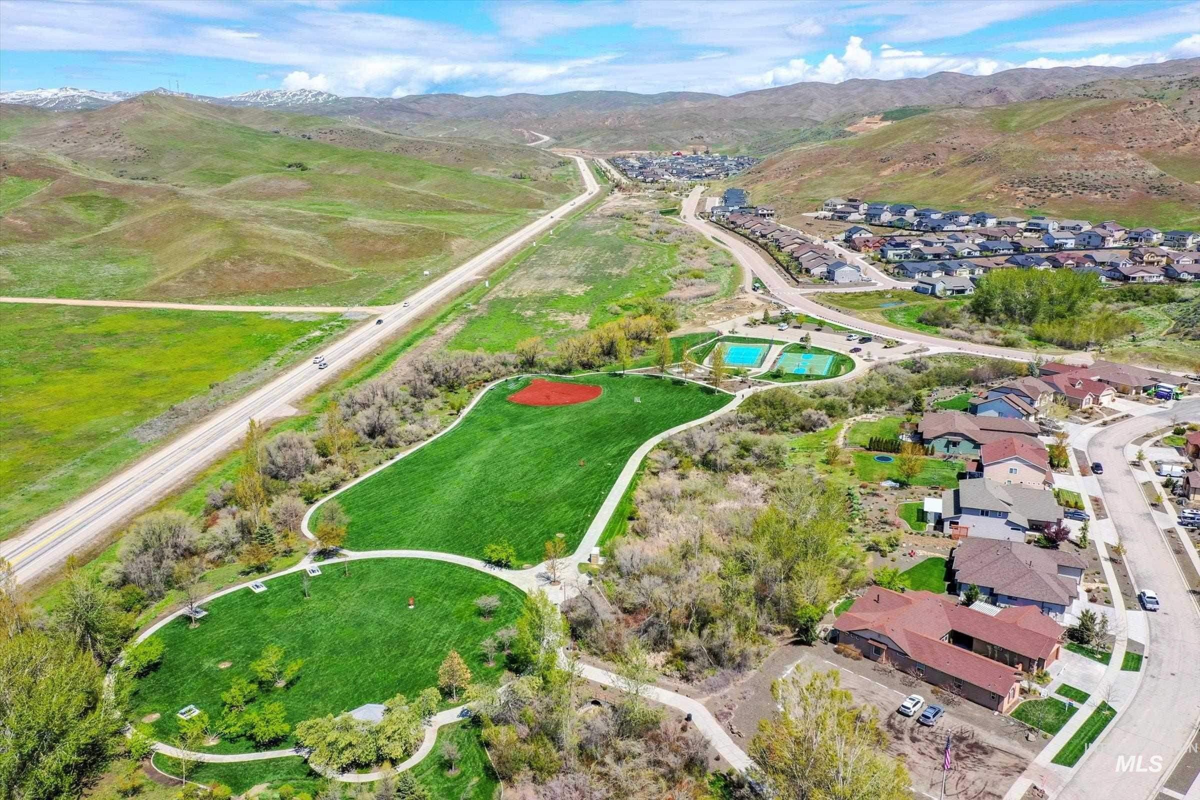 18258 N Goldenridge, Boise, Idaho 83714, 4 Bedrooms, 3.5 Bathrooms, Residential For Sale, Price $866,000, 98982479