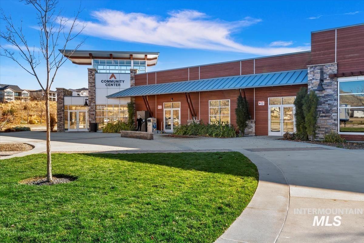 18258 N Goldenridge, Boise, Idaho 83714, 4 Bedrooms, 3.5 Bathrooms, Residential For Sale, Price $866,000, 98982479