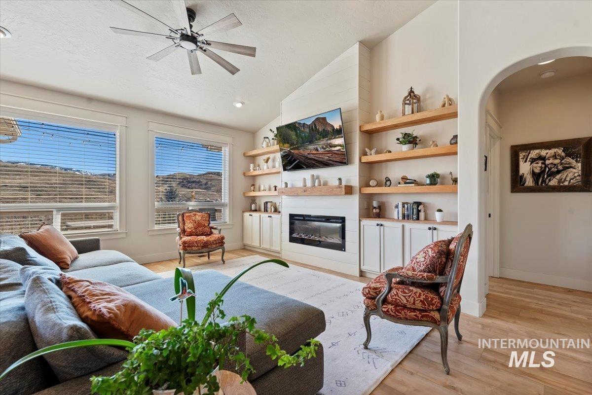 18258 N Goldenridge, Boise, Idaho 83714, 4 Bedrooms, 3.5 Bathrooms, Residential For Sale, Price $866,000, 98982479