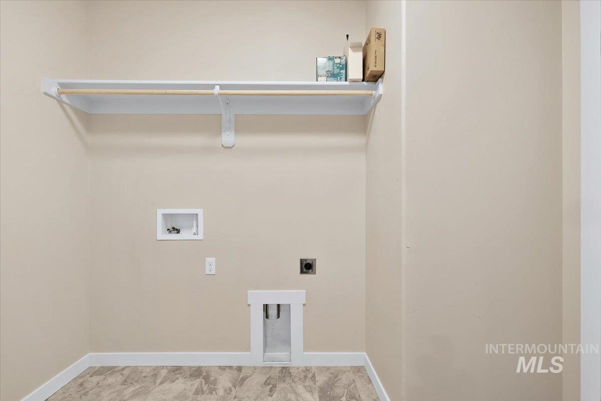 6822 S Maverick Way, Boise, Idaho 83709, 3 Bedrooms, 2 Bathrooms, Residential For Sale, Price $435,000, 98982480