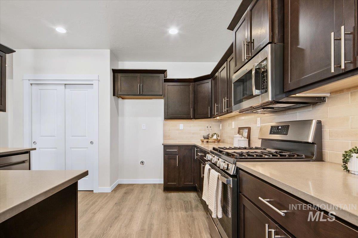 6822 S Maverick Way, Boise, Idaho 83709, 3 Bedrooms, 2 Bathrooms, Residential For Sale, Price $435,000, 98982480