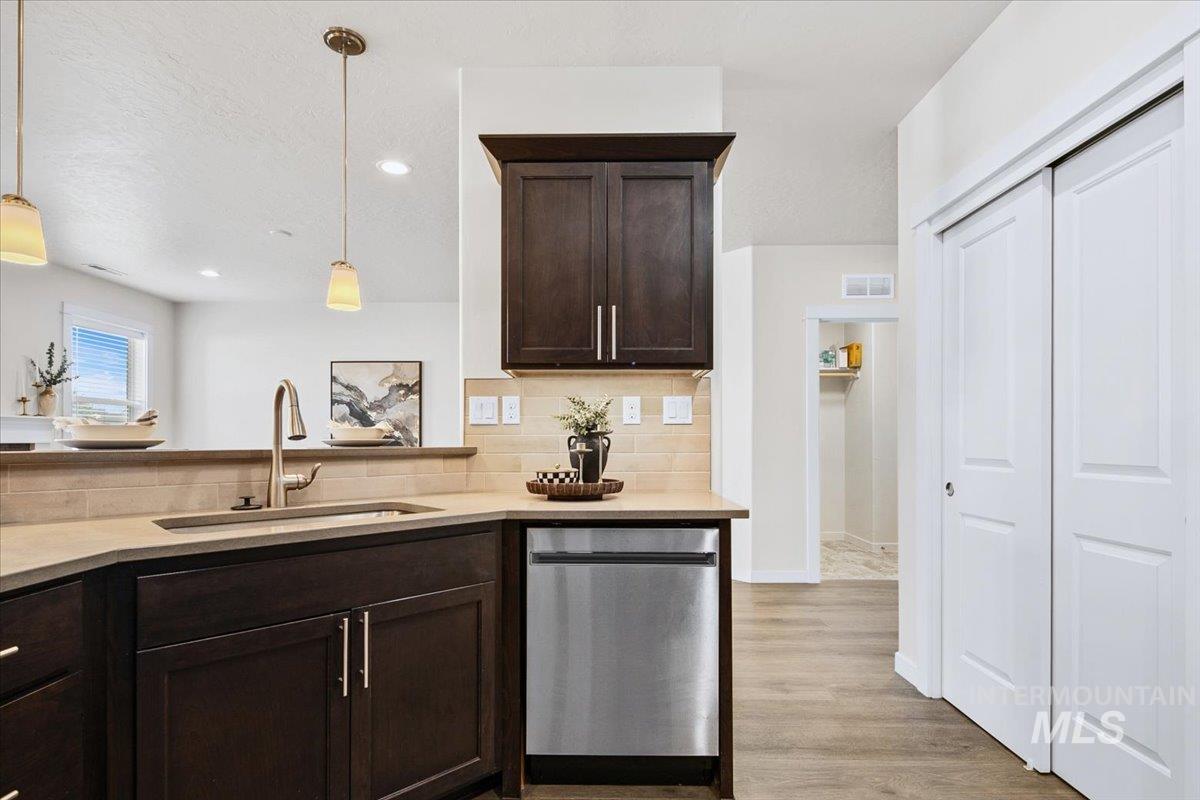 6822 S Maverick Way, Boise, Idaho 83709, 3 Bedrooms, 2 Bathrooms, Residential For Sale, Price $435,000, 98982480